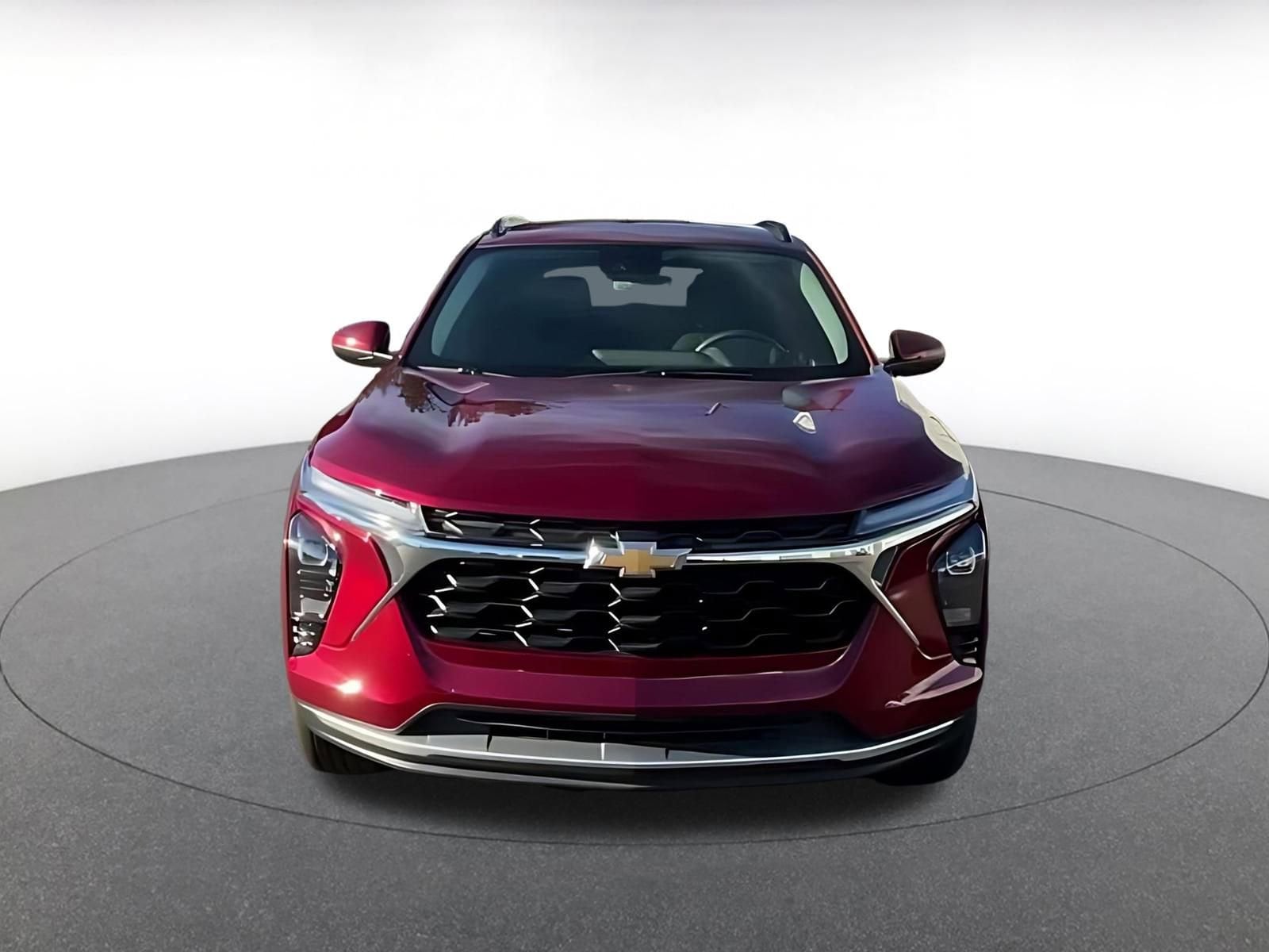 Thumbnail: 2025 Chevrolet Trax - 3