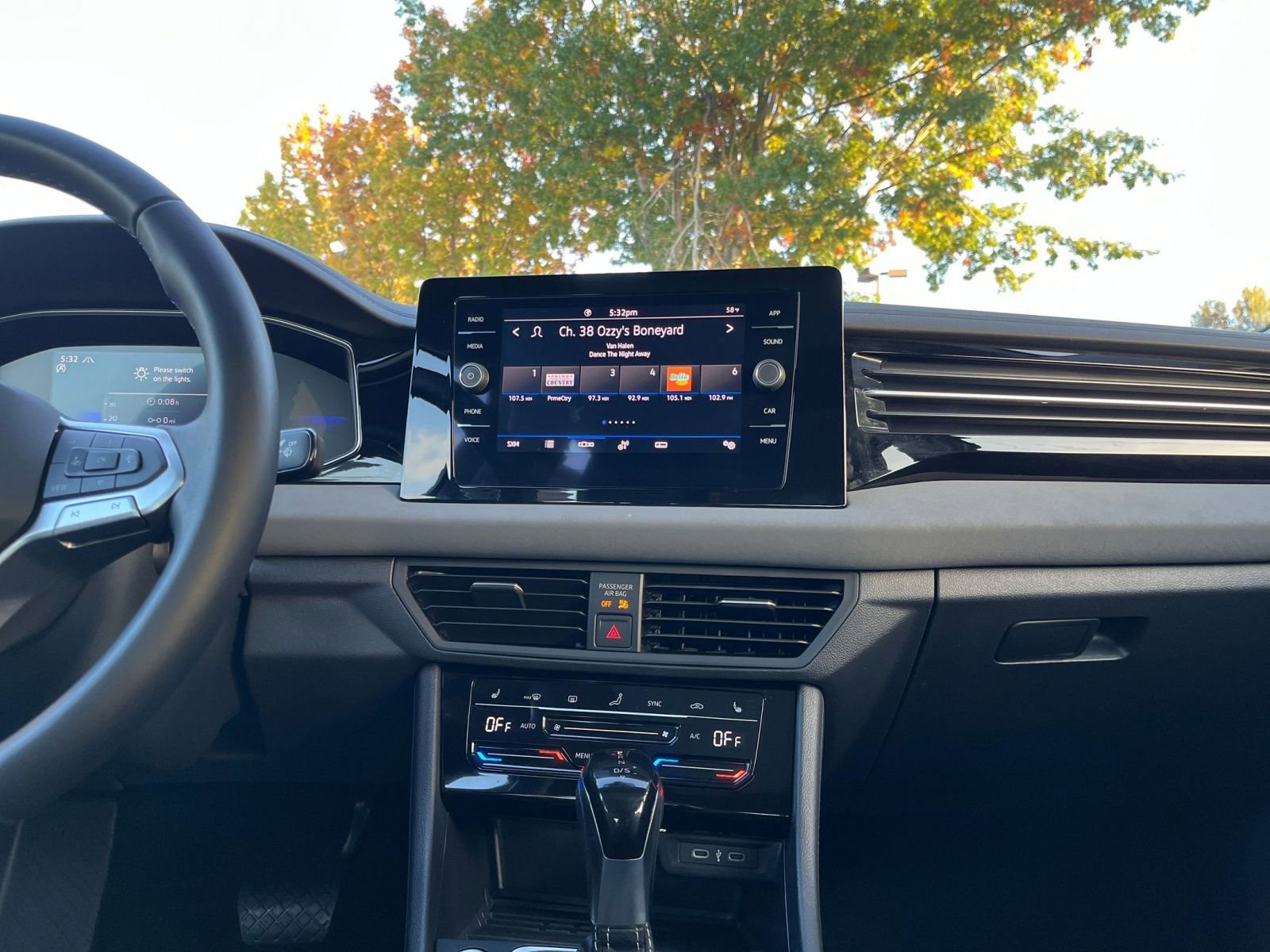 Thumbnail: 2025 Volkswagen Jetta - 21