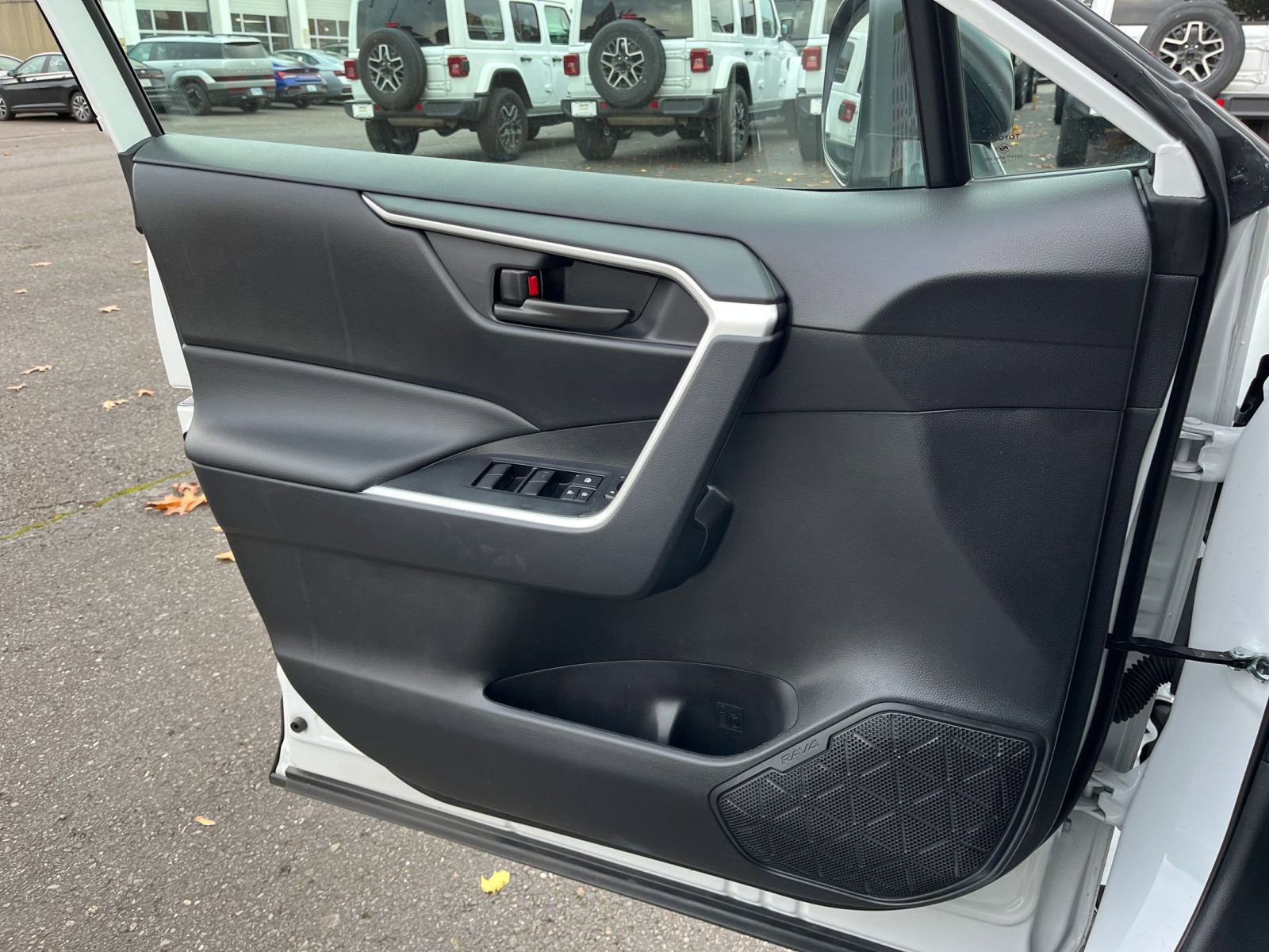 Thumbnail: 2025 Toyota RAV4 - 22