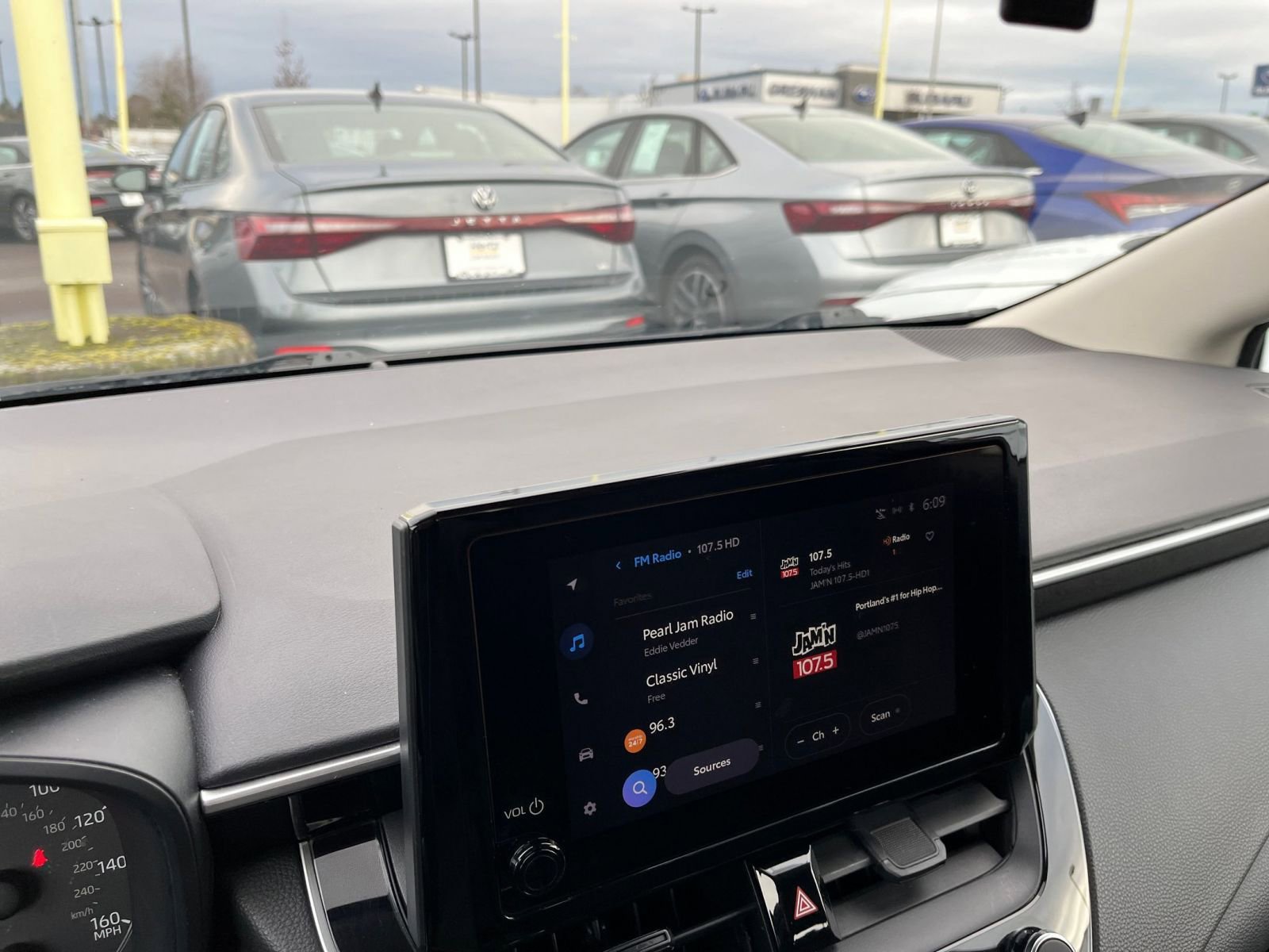 Thumbnail: 2023 Toyota Corolla - 18