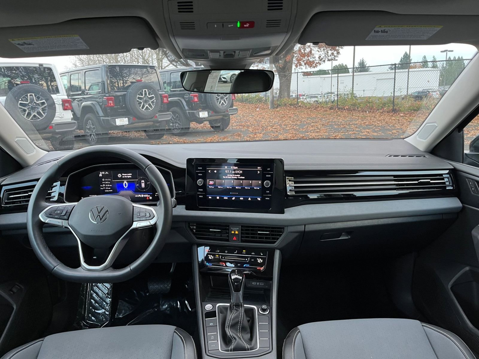 Thumbnail: 2025 Volkswagen Jetta - 33