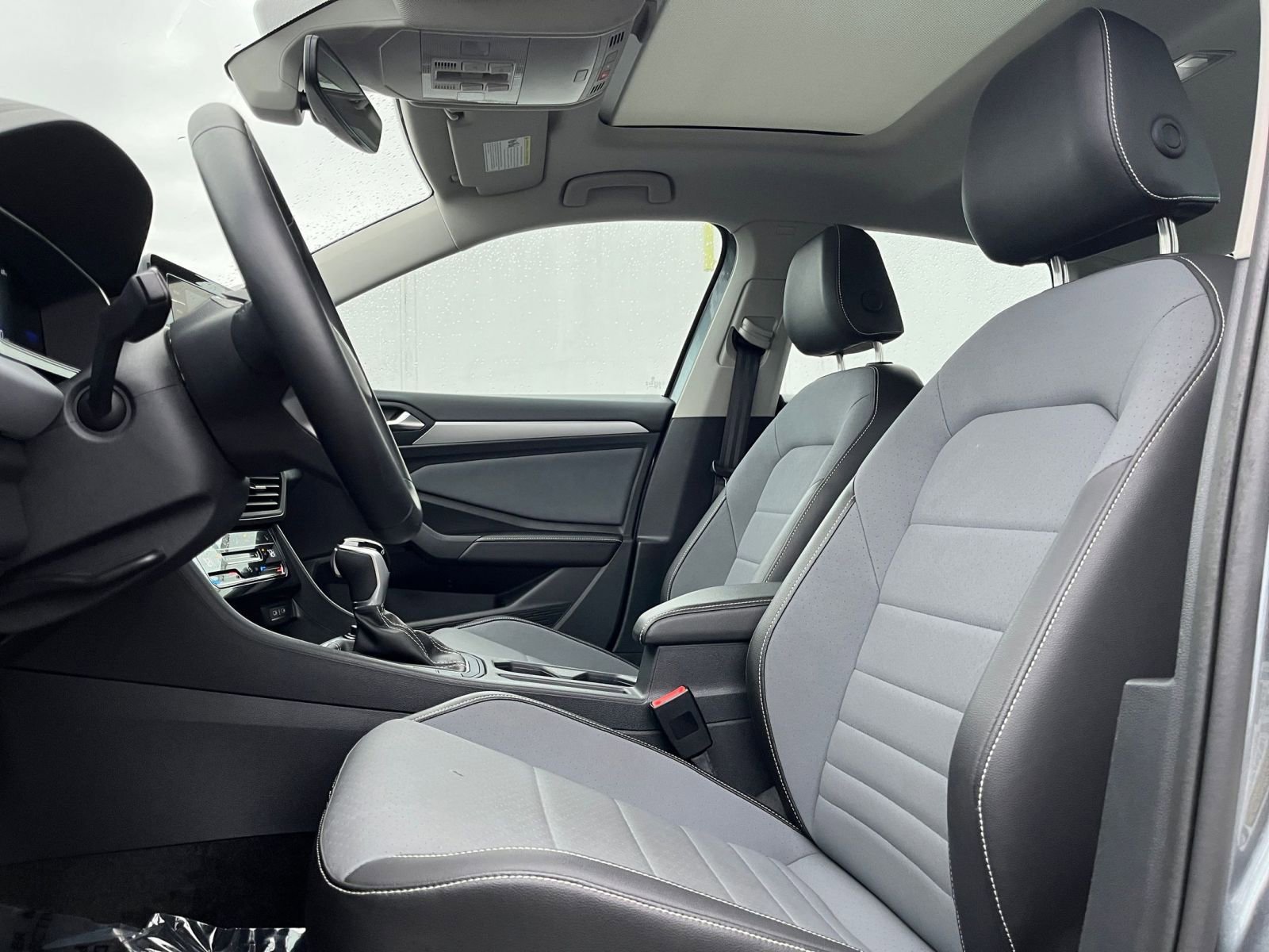 Thumbnail: 2025 Volkswagen Jetta - 27