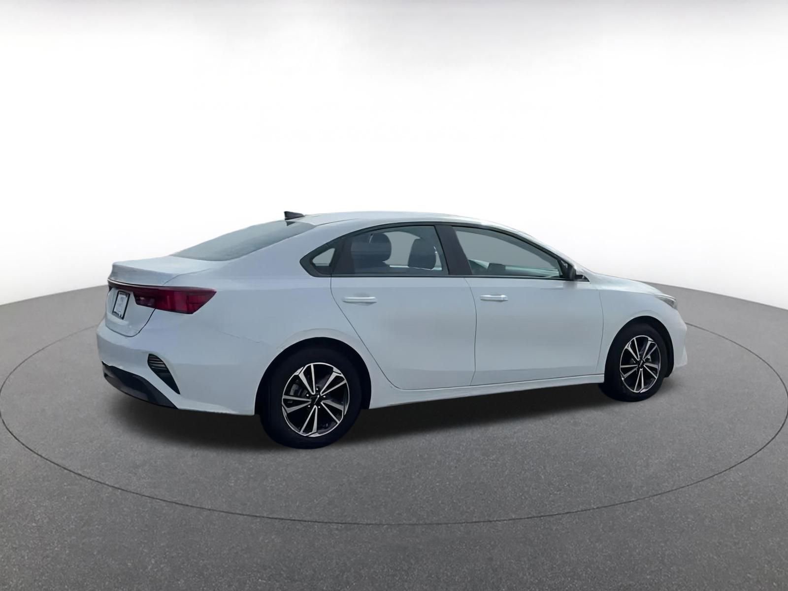 Thumbnail: 2024 Kia Forte - 15