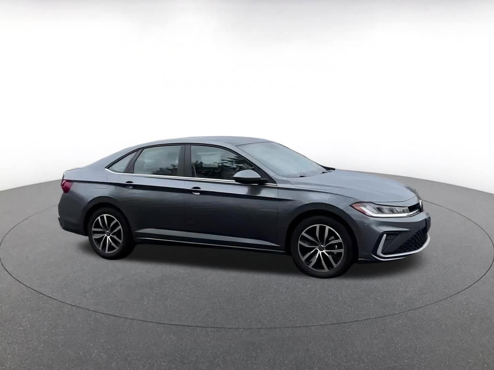 Thumbnail: 2025 Volkswagen Jetta - 2