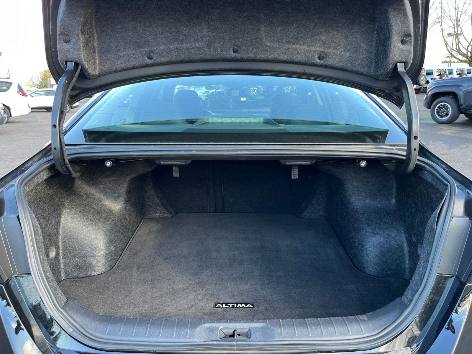 Thumbnail: 2025 Nissan Altima - 31