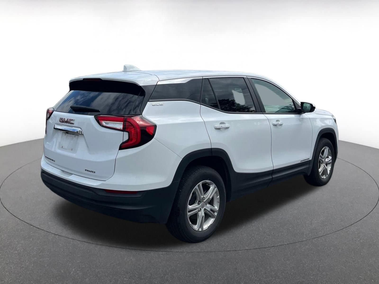 2024 GMC Terrain SLE 7