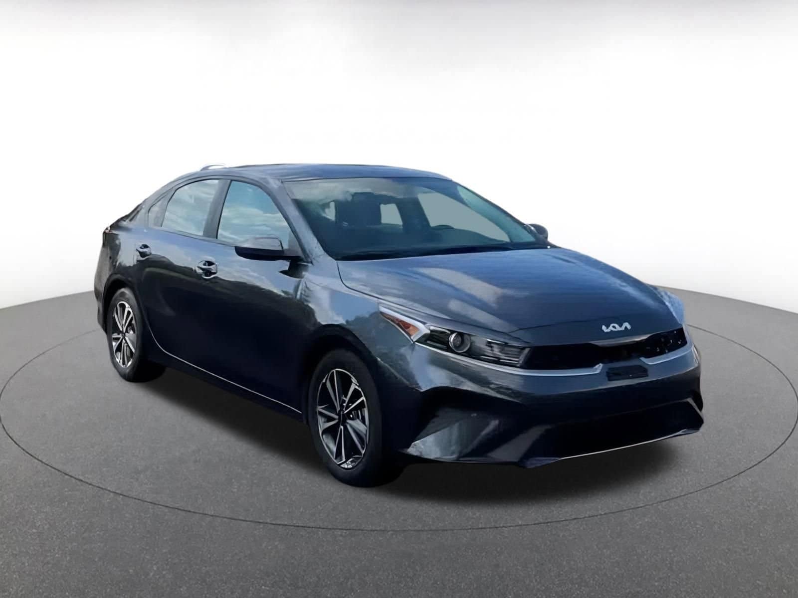 Thumbnail: 2024 Kia Forte - 3