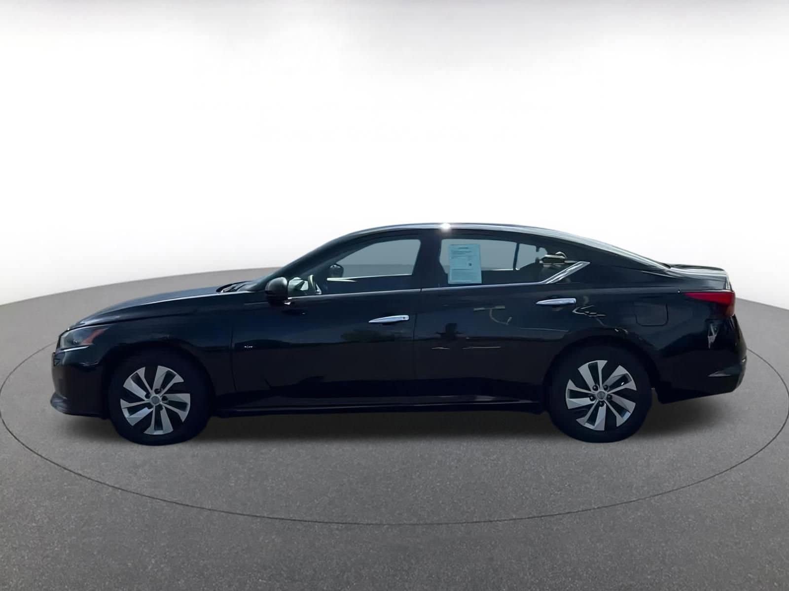 Thumbnail: 2023 Nissan Altima - 10