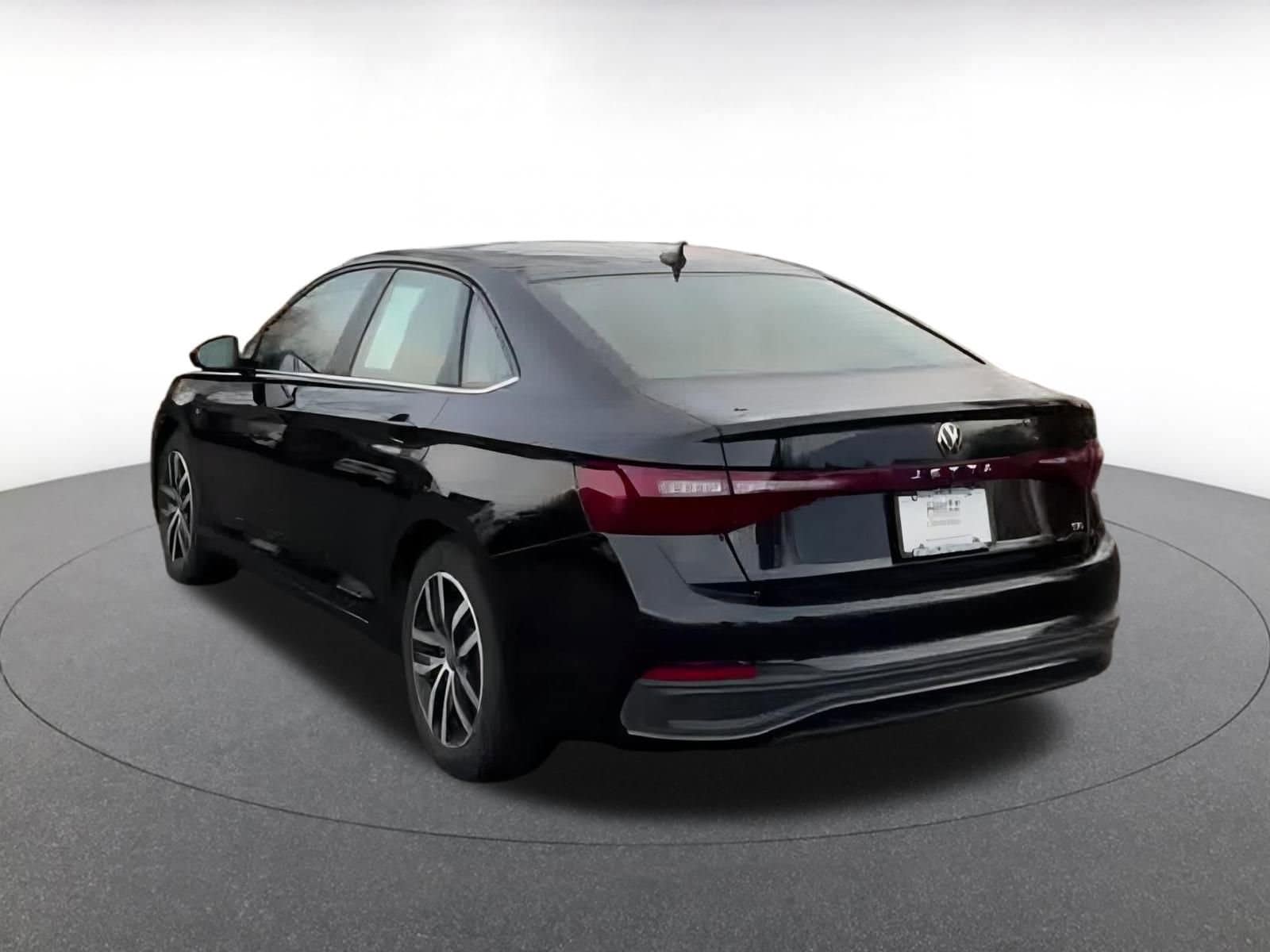 Thumbnail: 2025 Volkswagen Jetta - 15