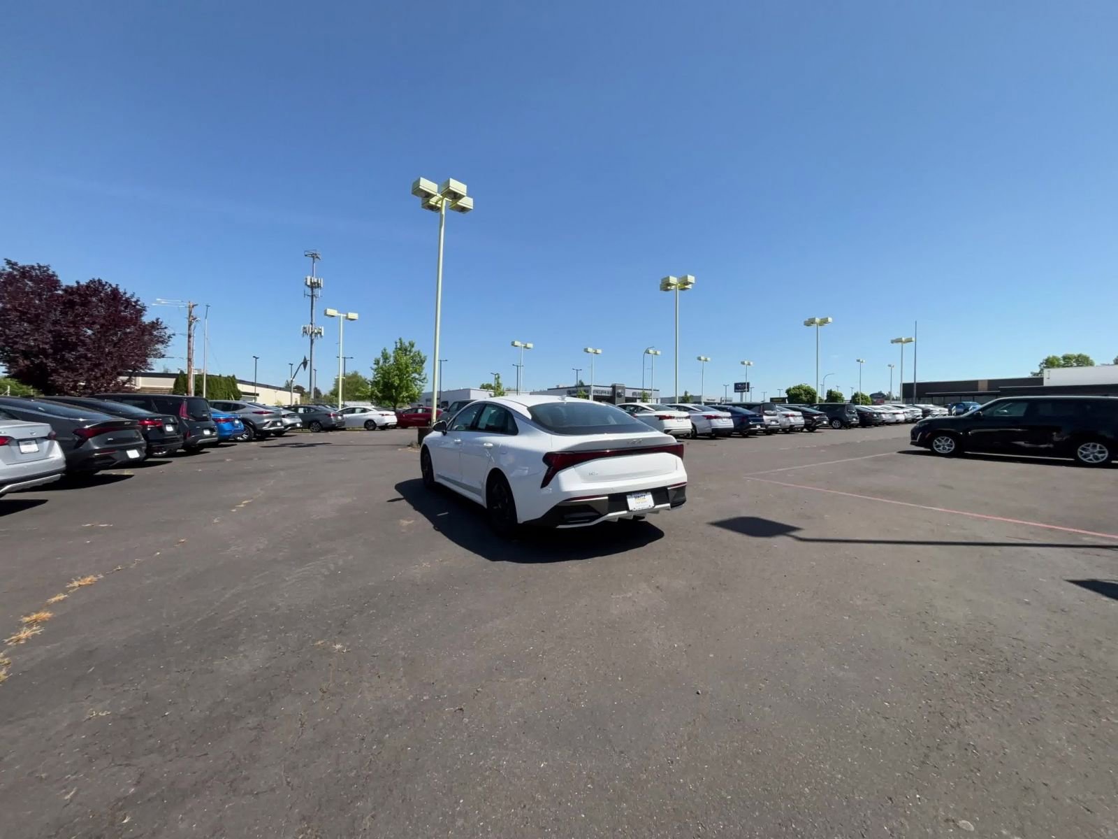 Thumbnail: 2025 Kia K5 - 15