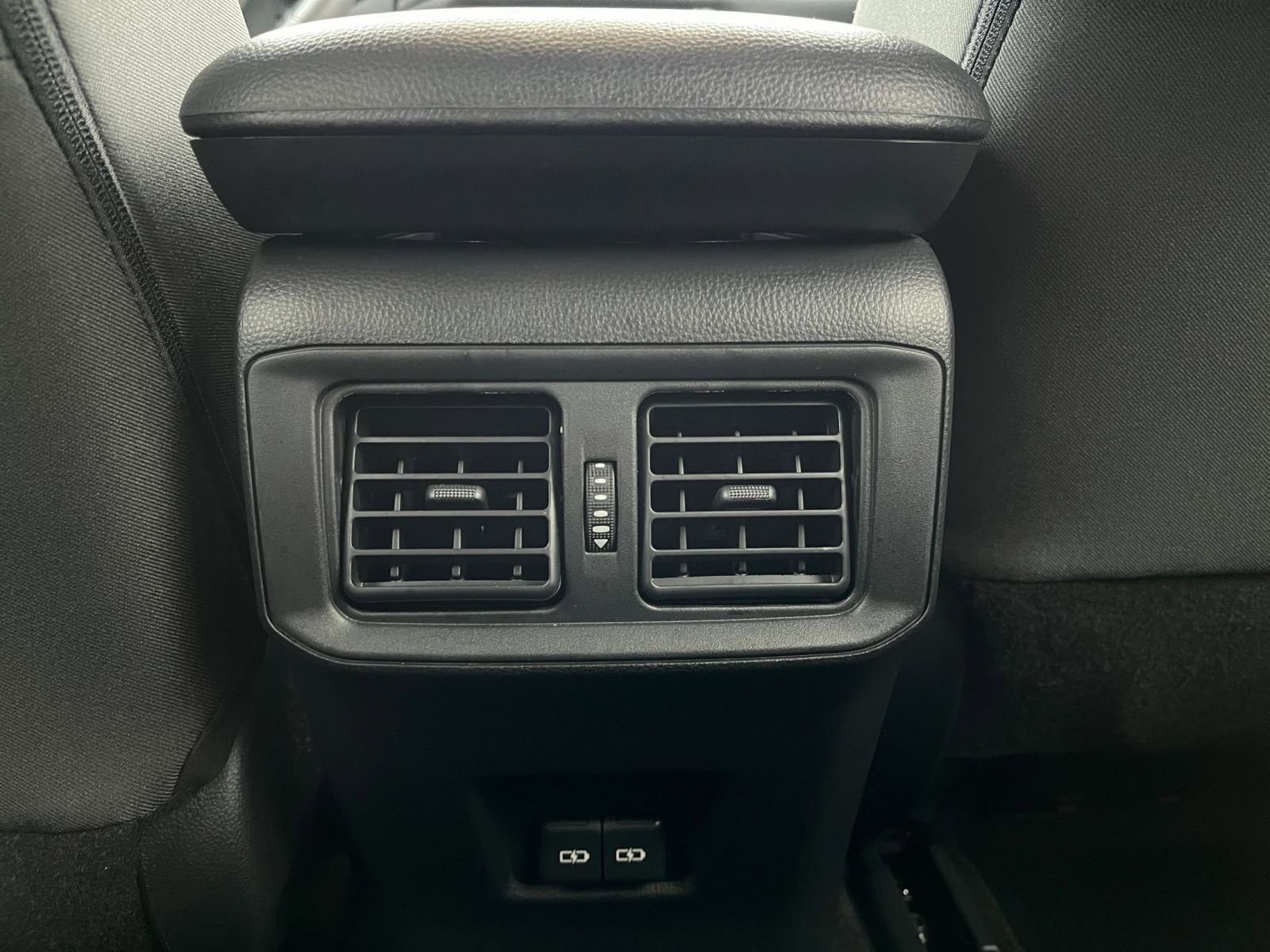 Thumbnail: 2025 Toyota RAV4 - 25