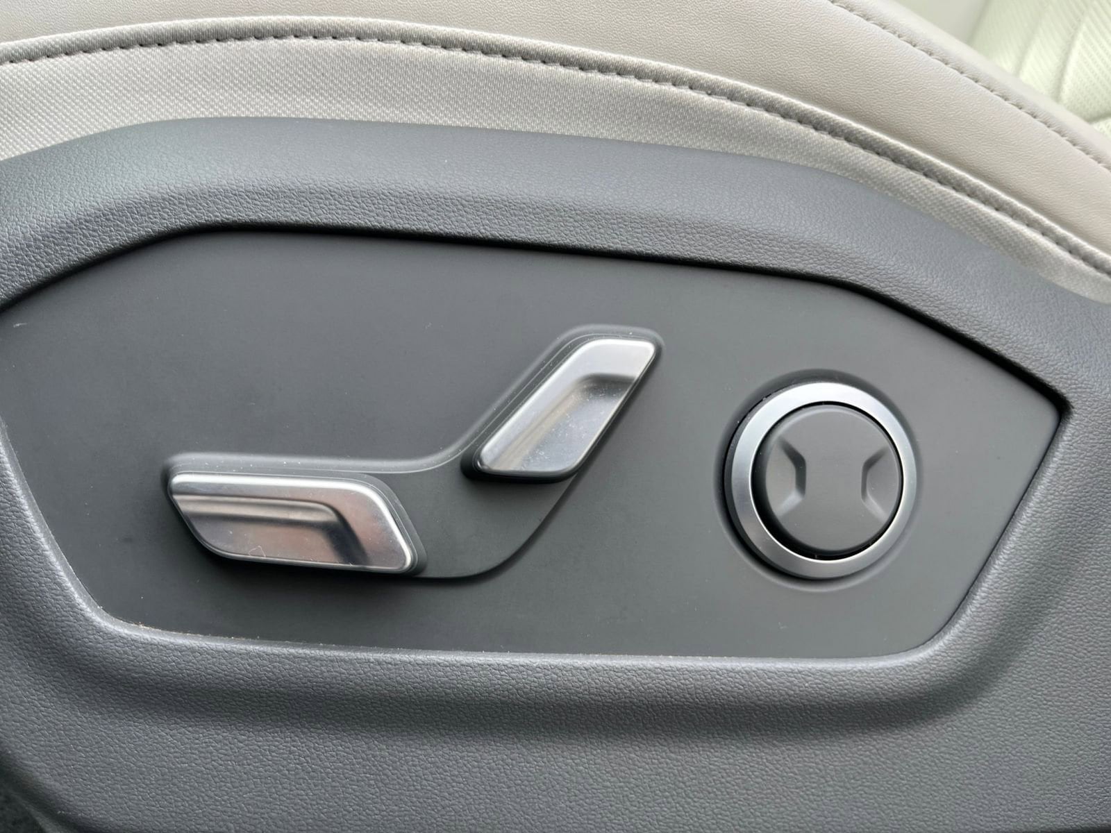 Thumbnail: 2025 Hyundai Santa Fe - 25