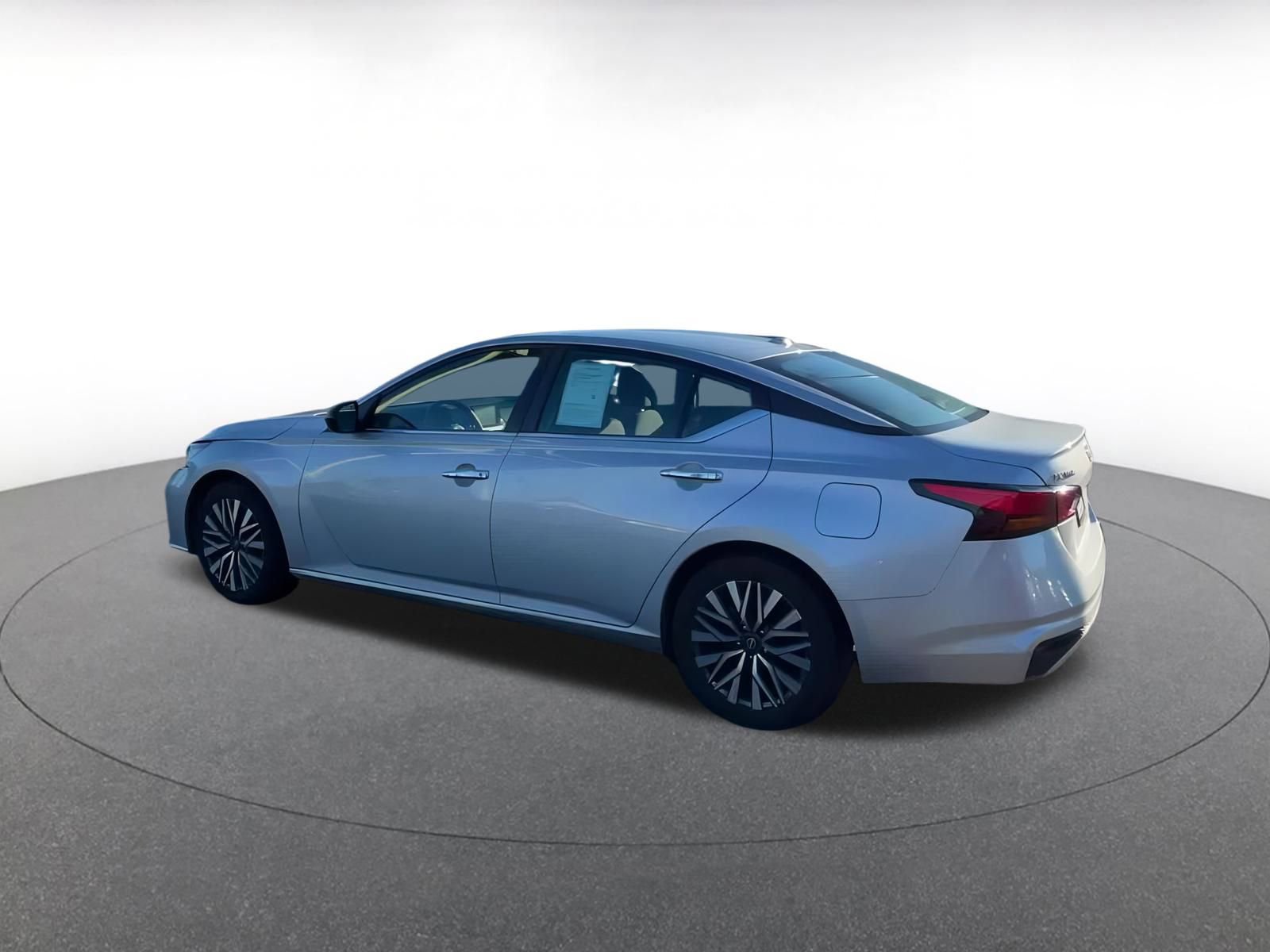 Thumbnail: 2024 Nissan Altima - 10