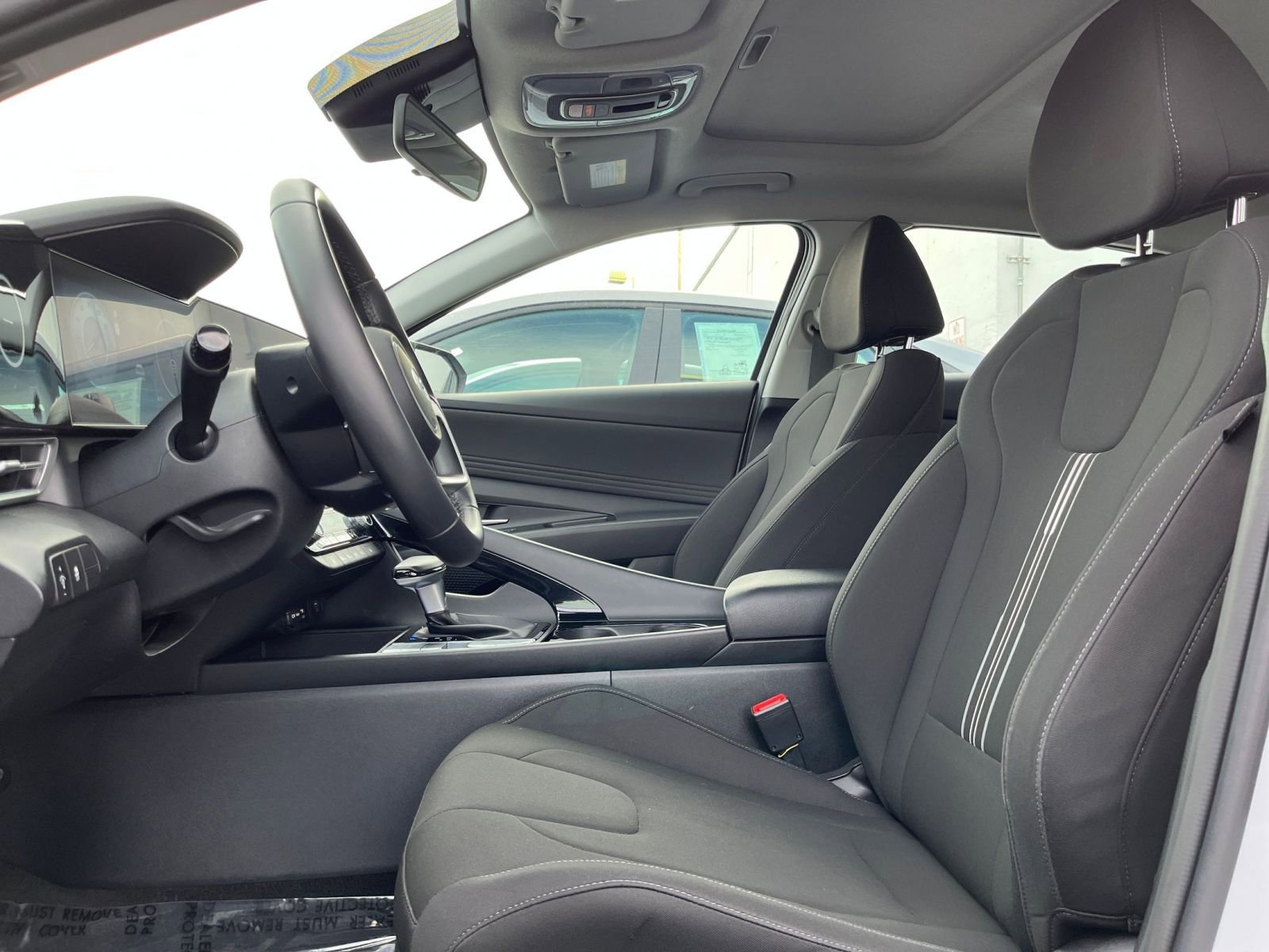 Thumbnail: 2025 Hyundai Elantra - 25