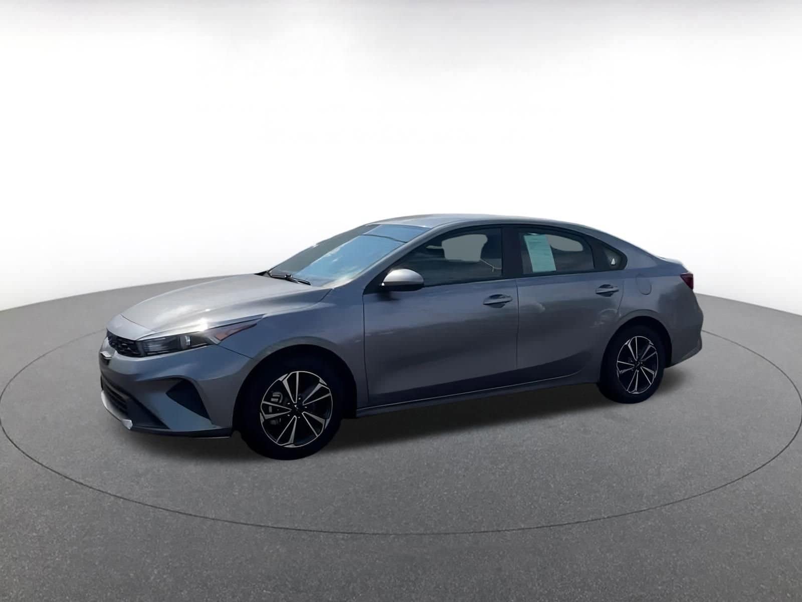 Thumbnail: 2024 Kia Forte - 9