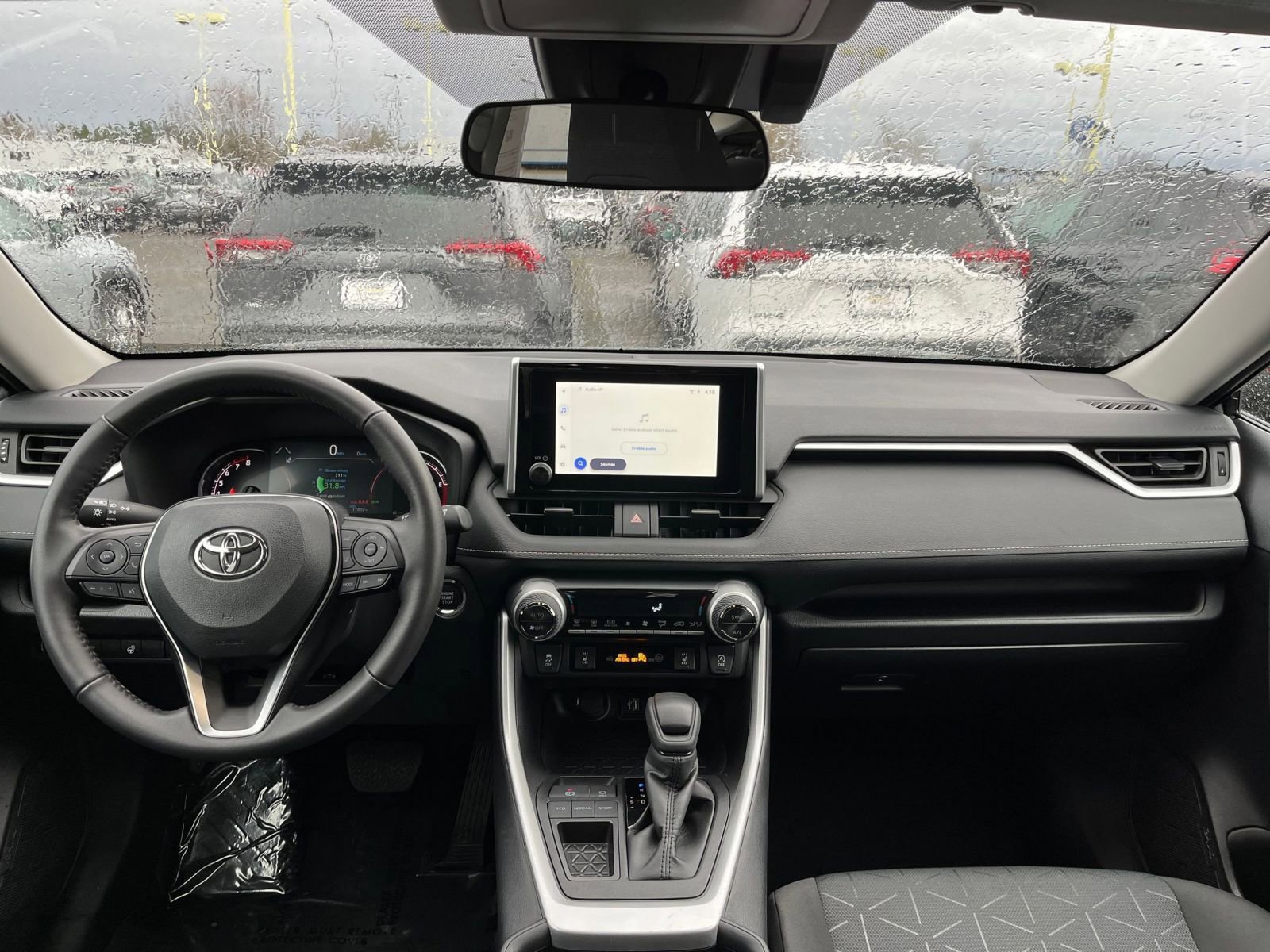 Thumbnail: 2025 Toyota RAV4 - 34