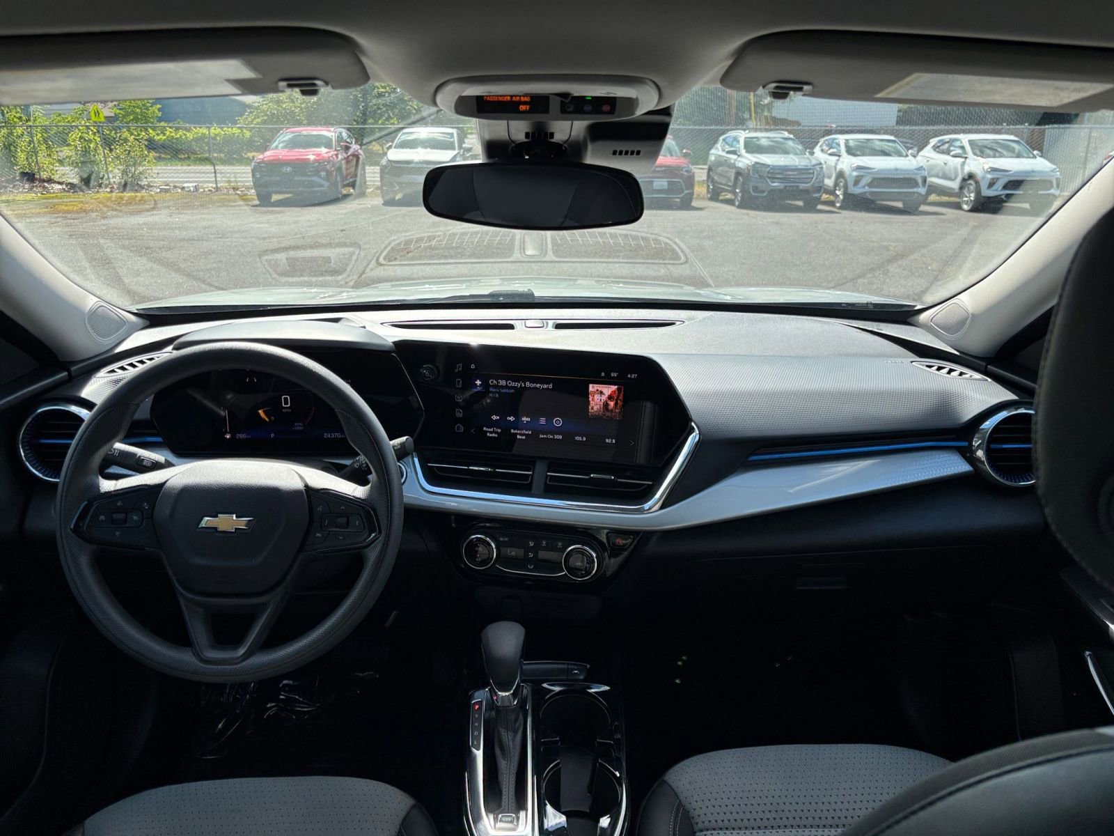 Thumbnail: 2025 Chevrolet Trax - 32
