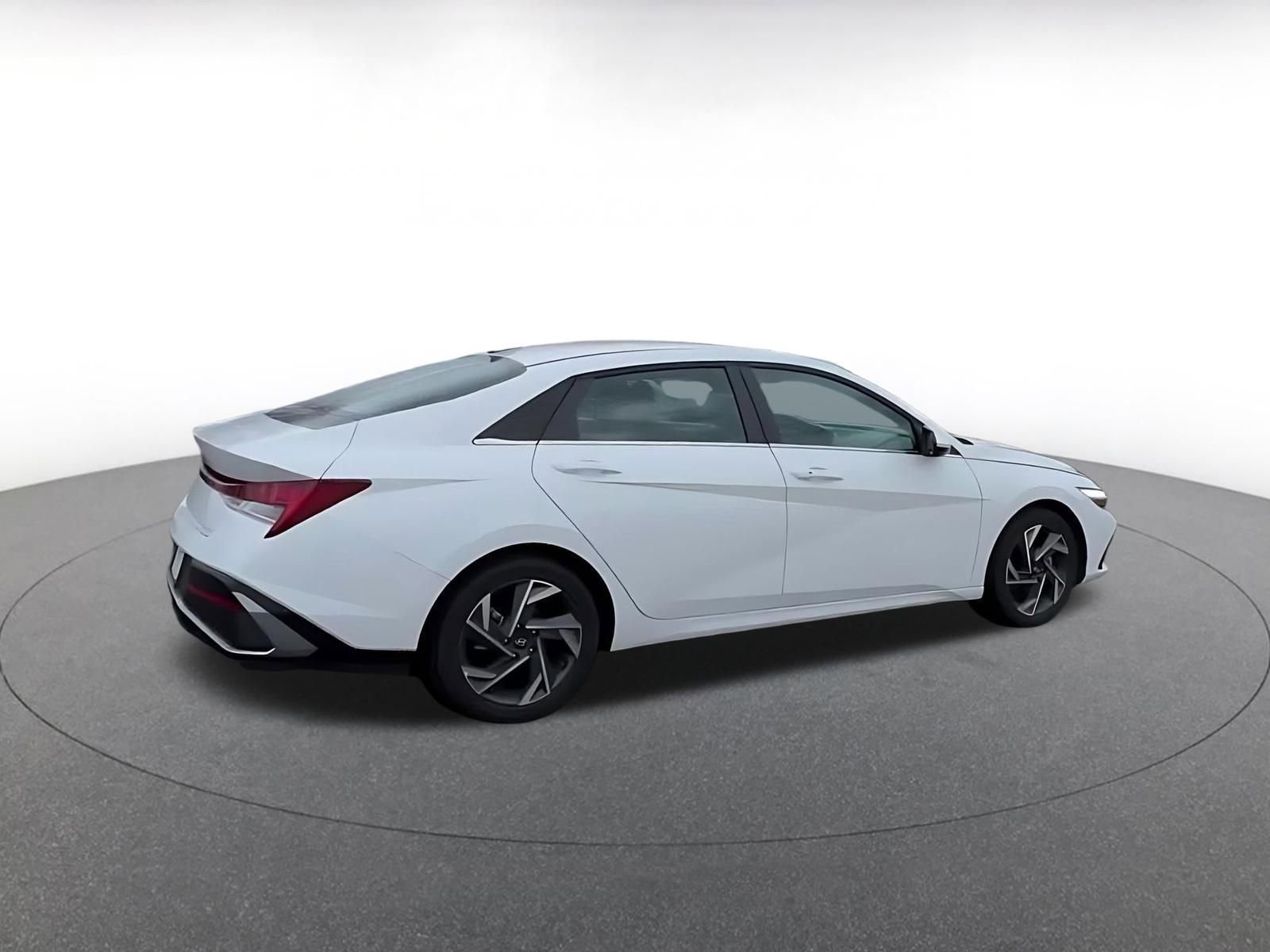 Thumbnail: 2025 Hyundai Elantra - 15