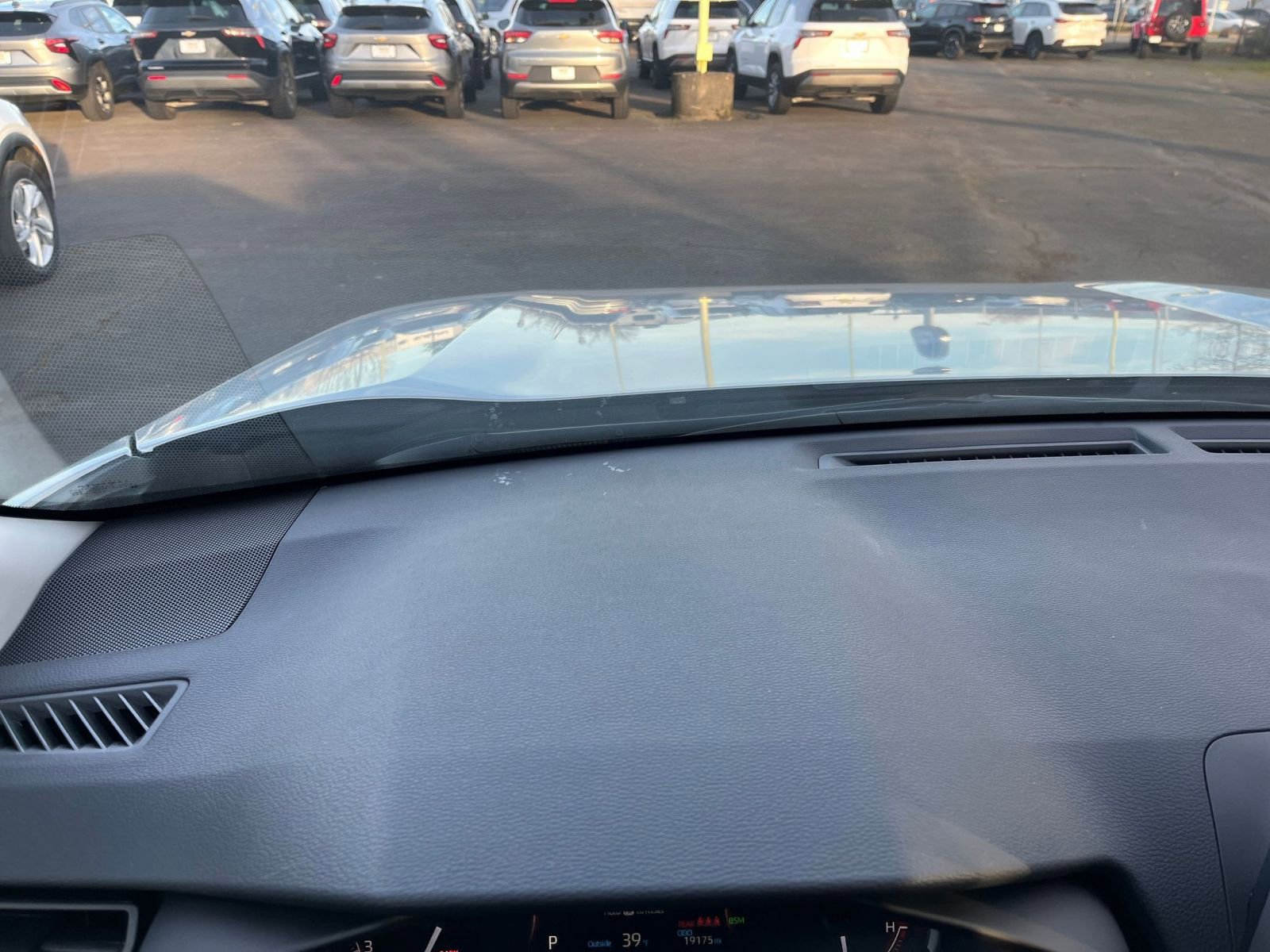 Thumbnail: 2025 Toyota RAV4 - 35