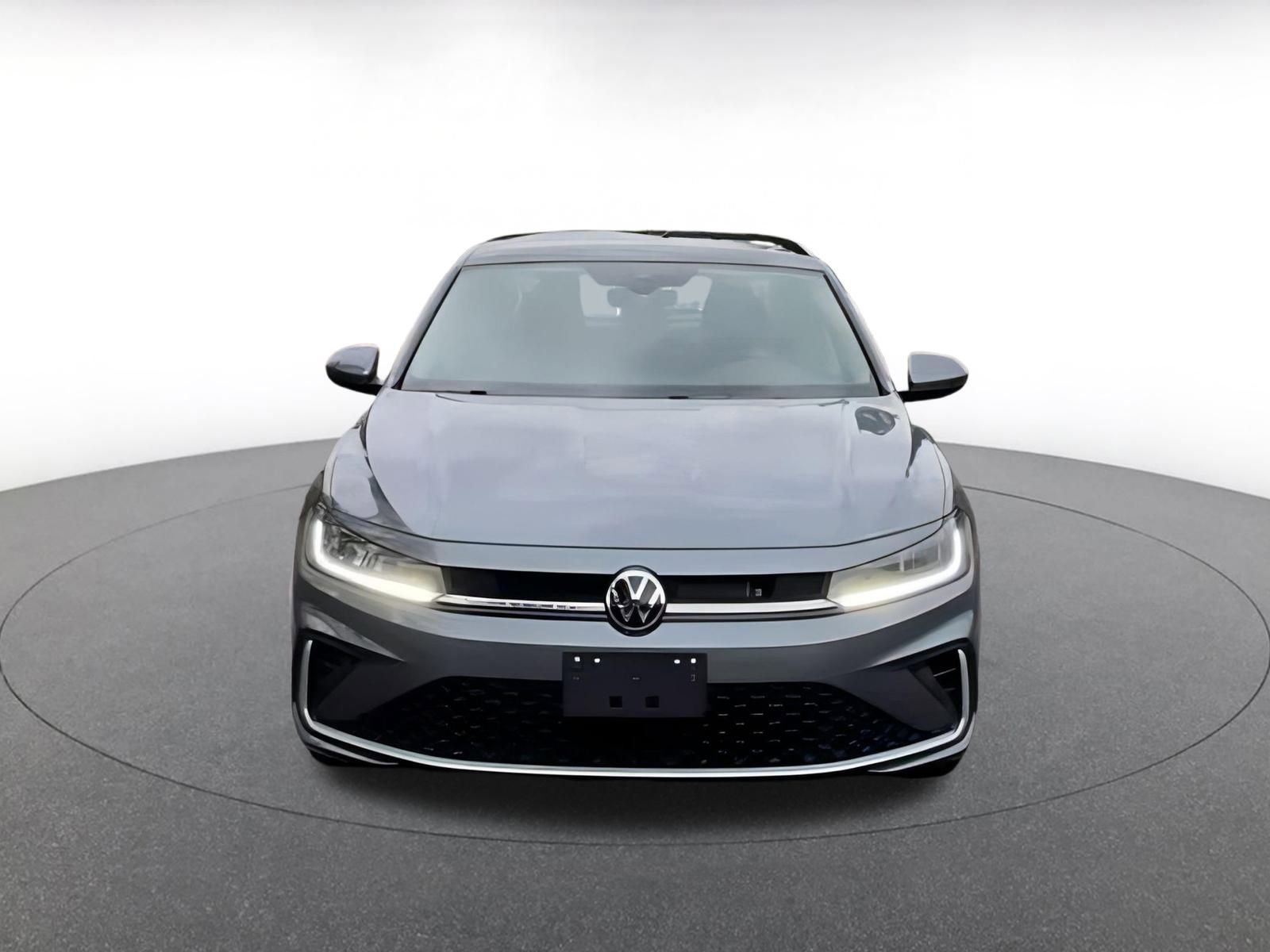 Thumbnail: 2025 Volkswagen Jetta - 3
