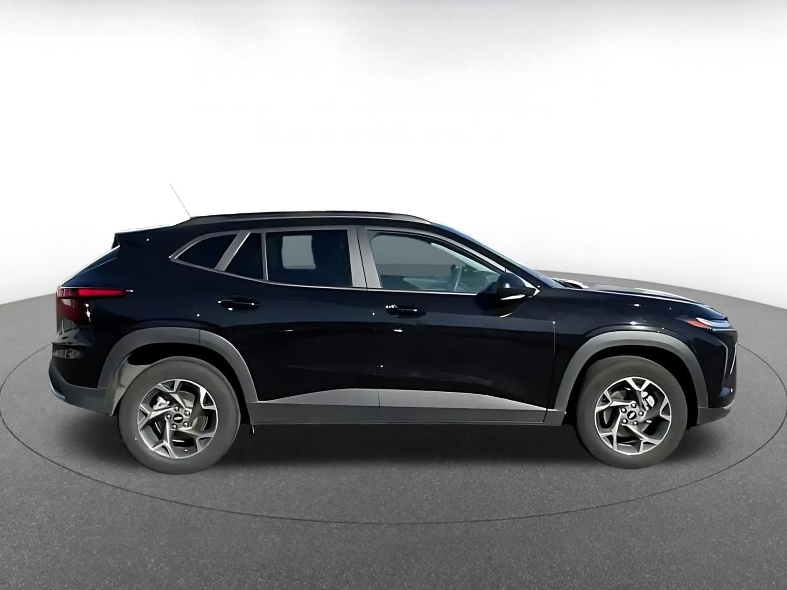 Thumbnail: 2025 Chevrolet Trax - 15