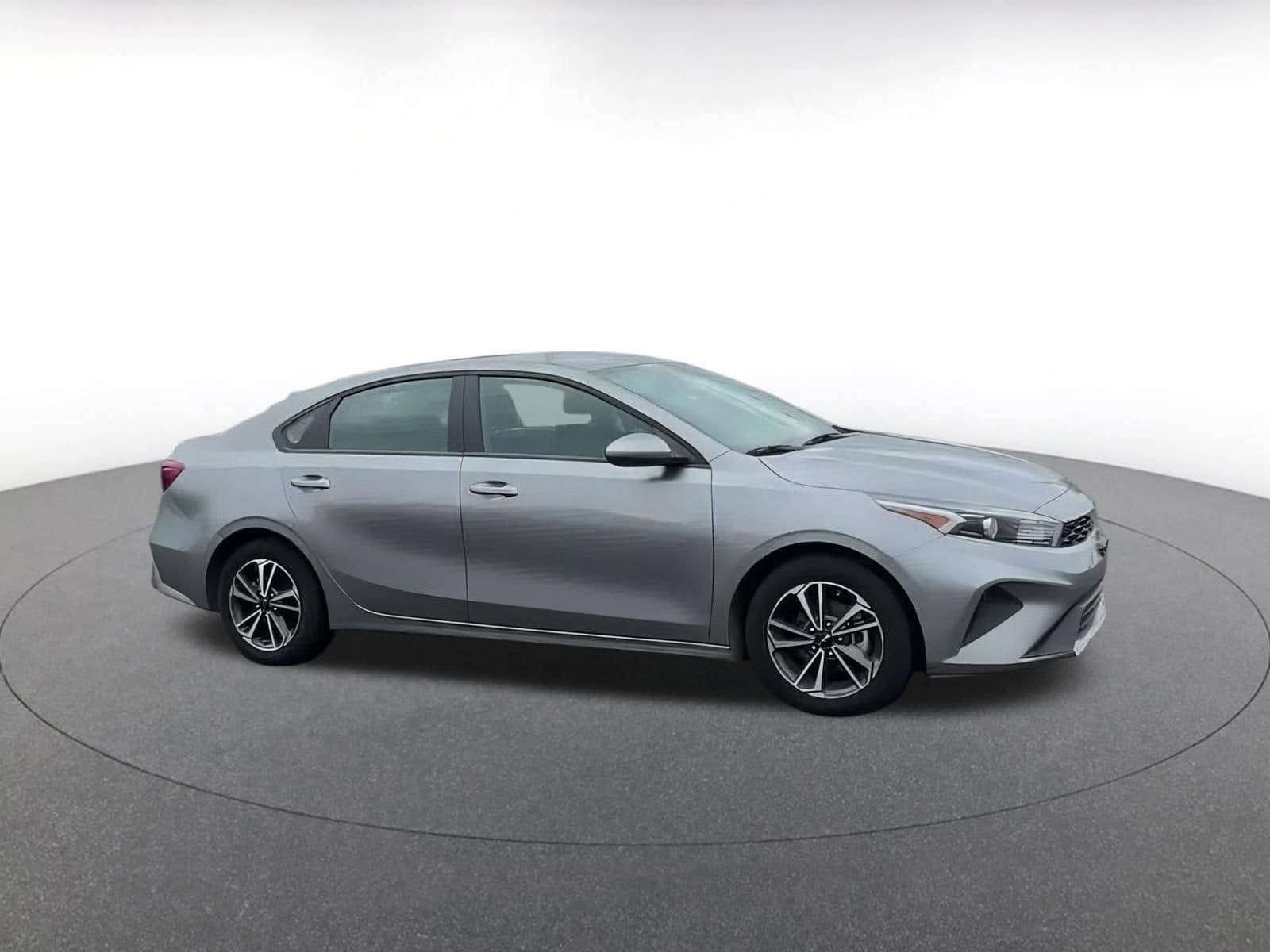 Thumbnail: 2024 Kia Forte - 2