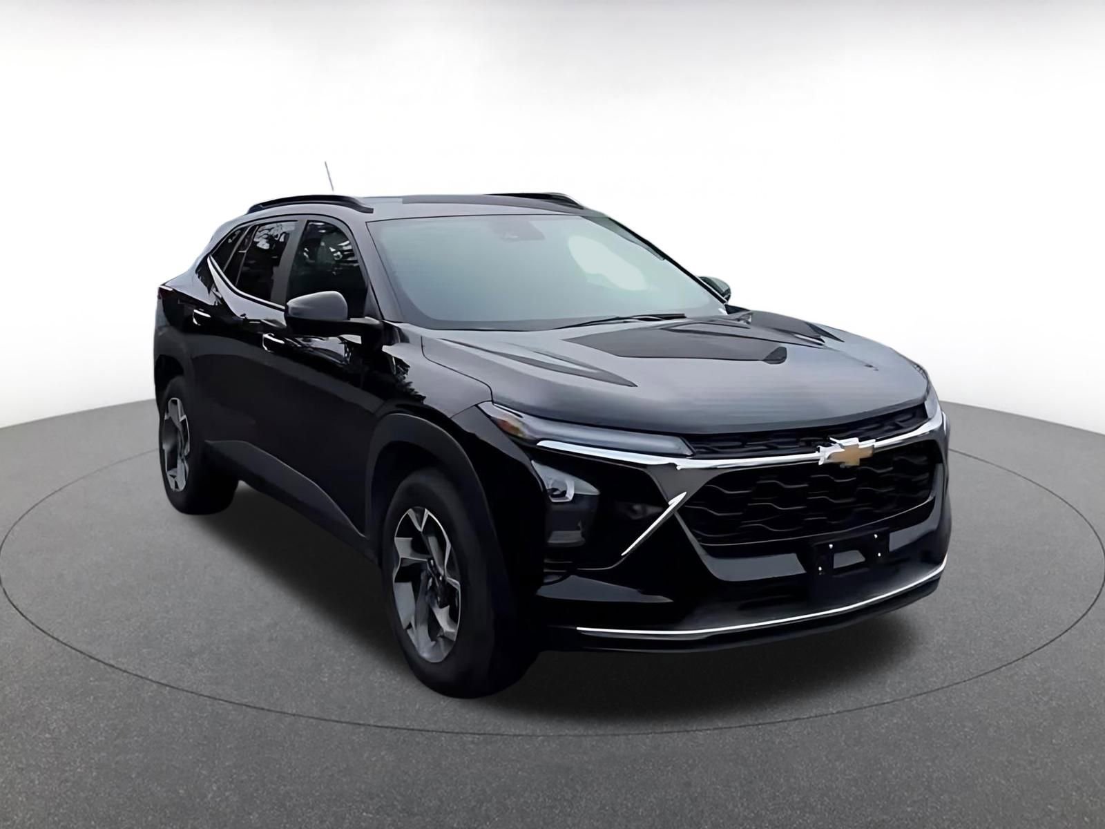 Thumbnail: 2025 Chevrolet Trax - 3