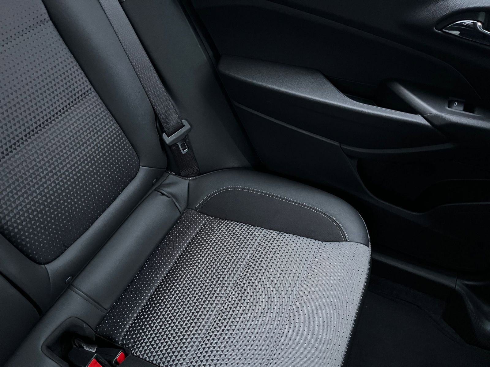 Thumbnail: 2025 Chevrolet Trax - 35