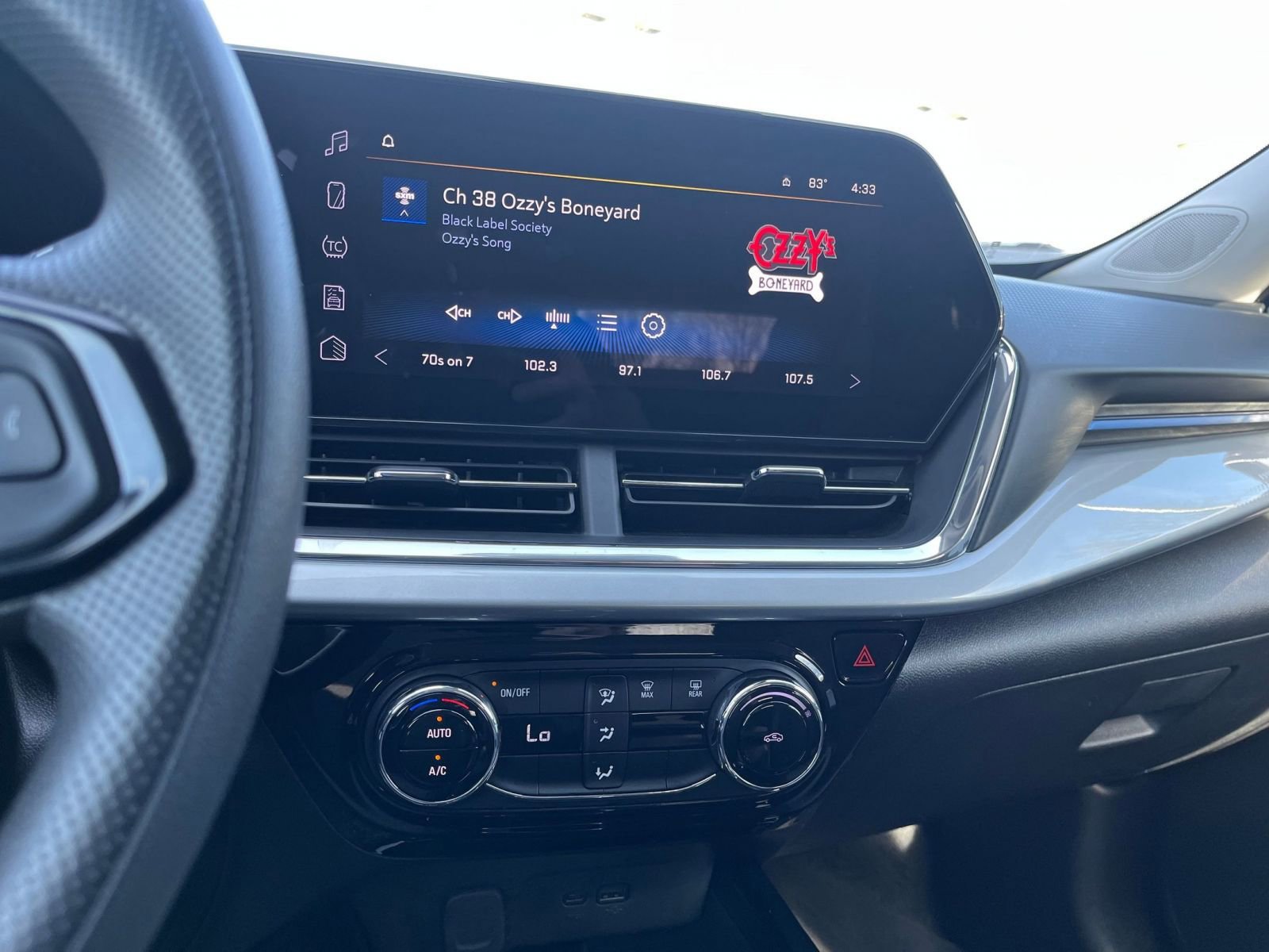 Thumbnail: 2025 Chevrolet Trax - 20