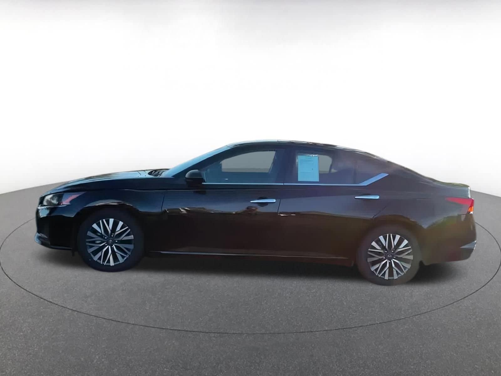 Thumbnail: 2024 Nissan Altima - 9
