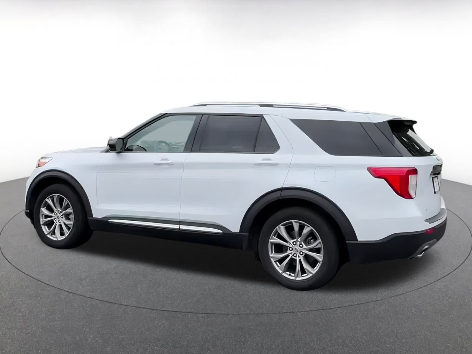 Thumbnail: 2023 Ford Explorer - 10