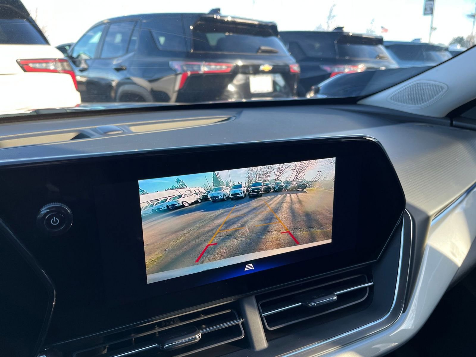 Thumbnail: 2025 Chevrolet Trax - 17