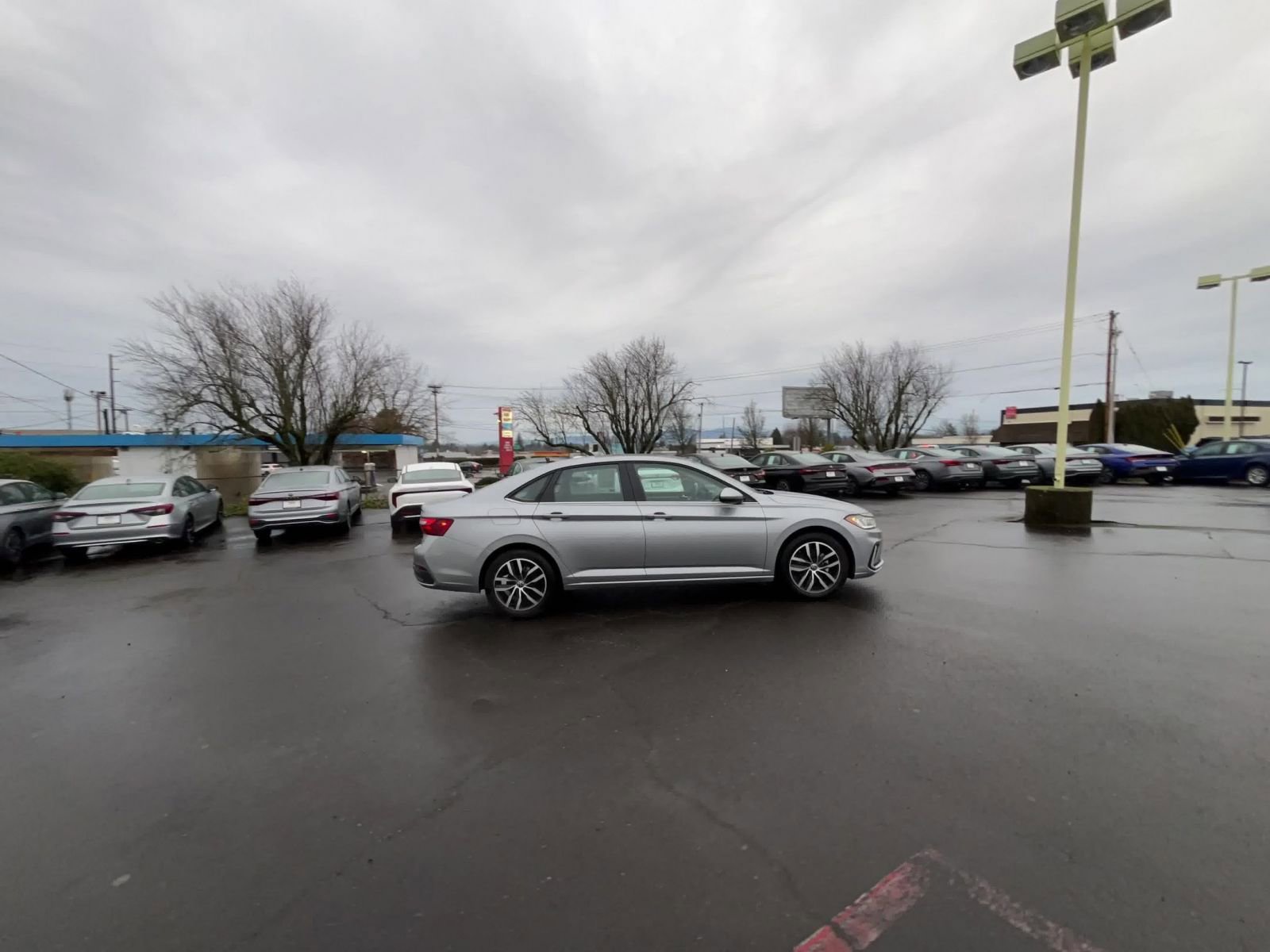 Thumbnail: 2025 Volkswagen Jetta - 16