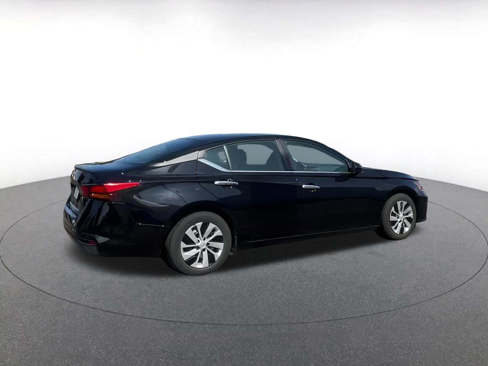 Thumbnail: 2023 Nissan Altima - 16