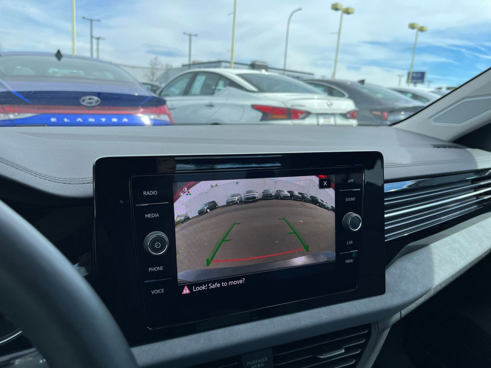 Thumbnail: 2025 Volkswagen Jetta - 23