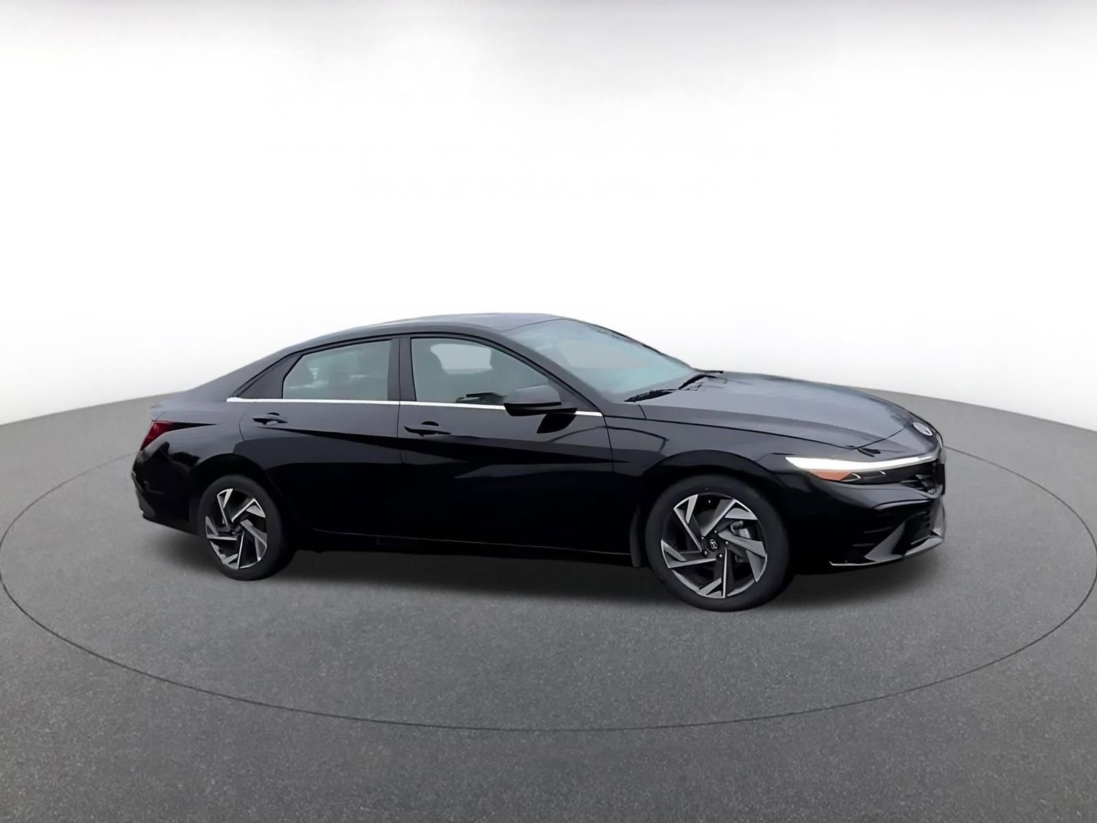 Thumbnail: 2025 Hyundai Elantra - 2