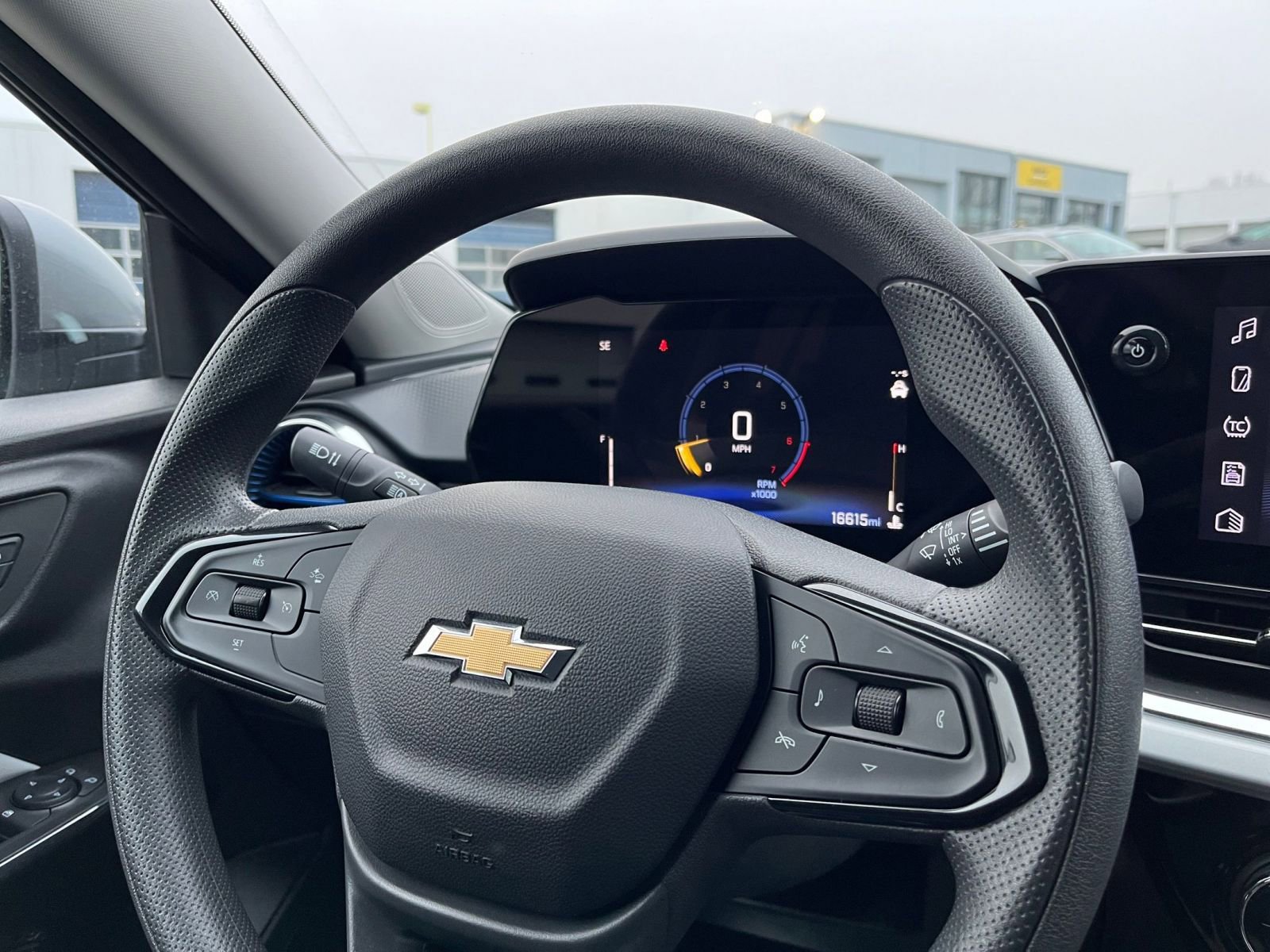 Thumbnail: 2025 Chevrolet Trax - 25