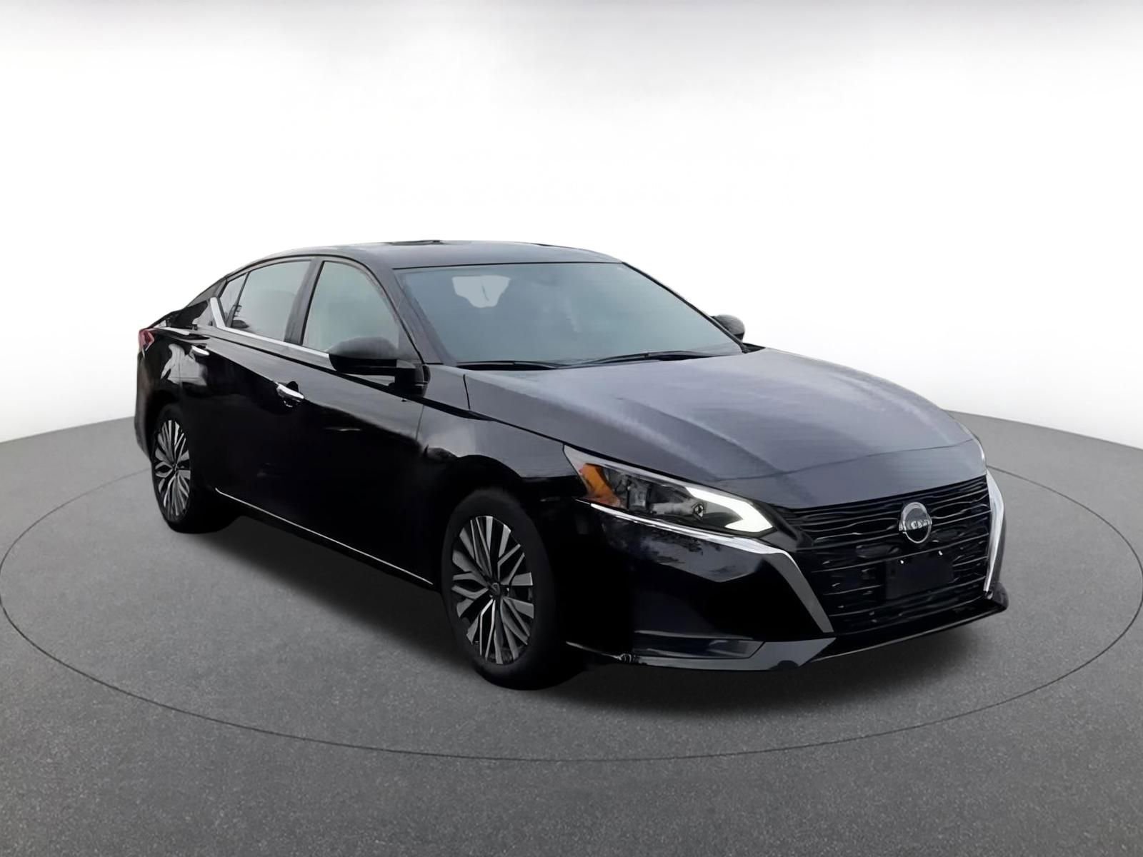 Thumbnail: 2024 Nissan Altima - 3