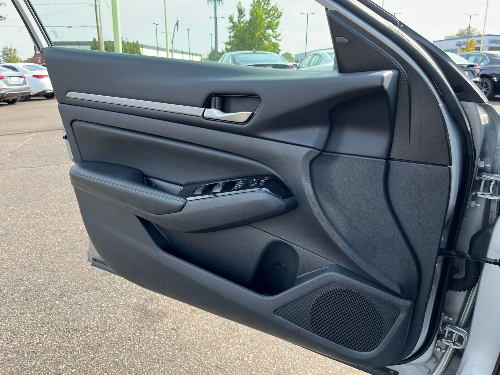 Thumbnail: 2023 Nissan Altima - 20