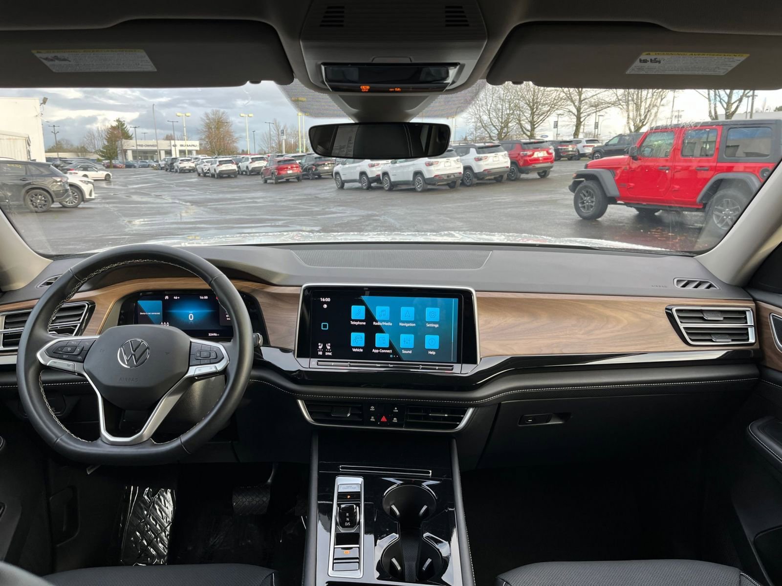 Thumbnail: 2025 Volkswagen Atlas - 35