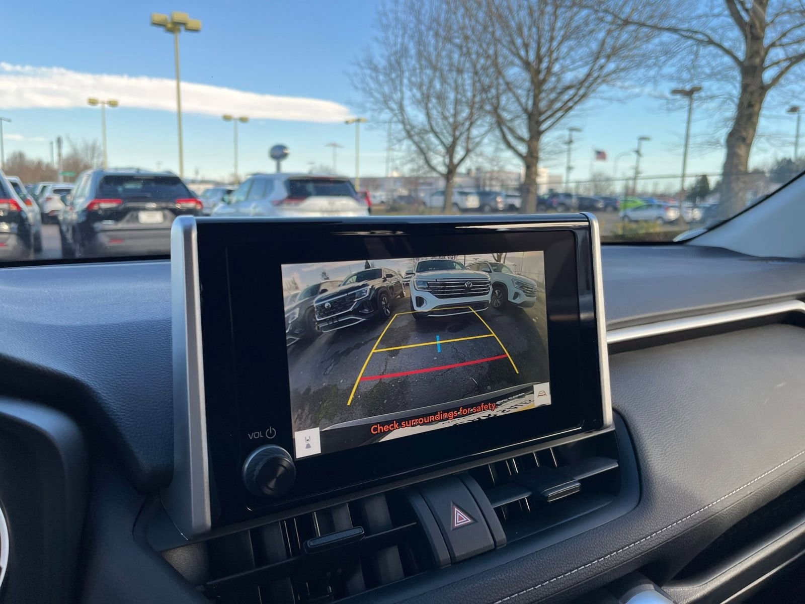 Thumbnail: 2025 Toyota RAV4 - 28