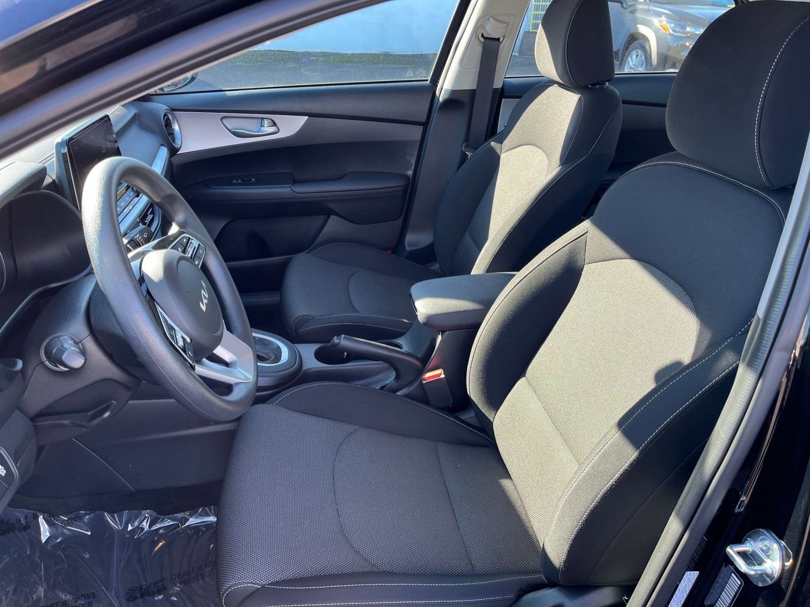 2024 Kia Forte LXS 34