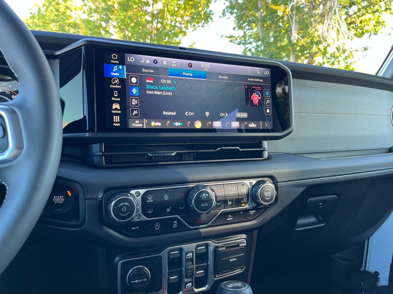 Thumbnail: 2025 Jeep Wrangler - 21