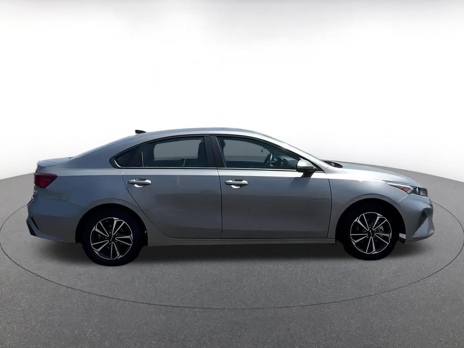 Thumbnail: 2023 Kia Forte - 14