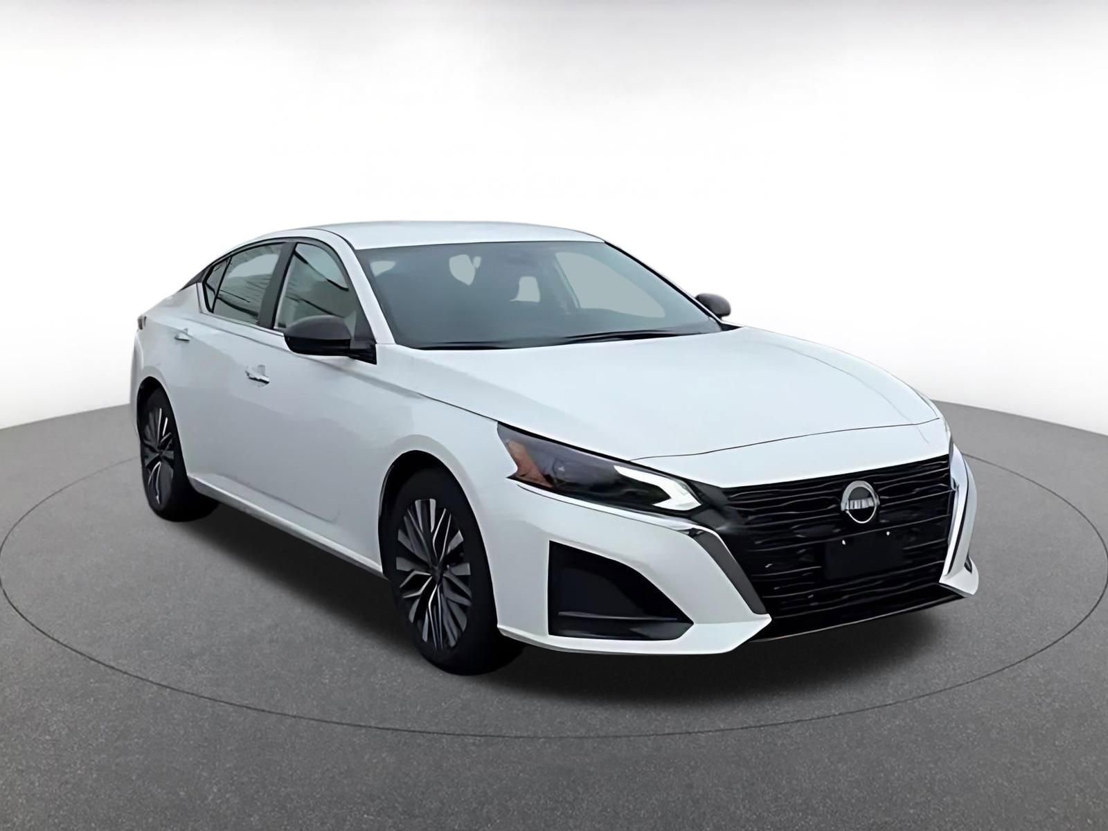 Thumbnail: 2025 Nissan Altima - 3