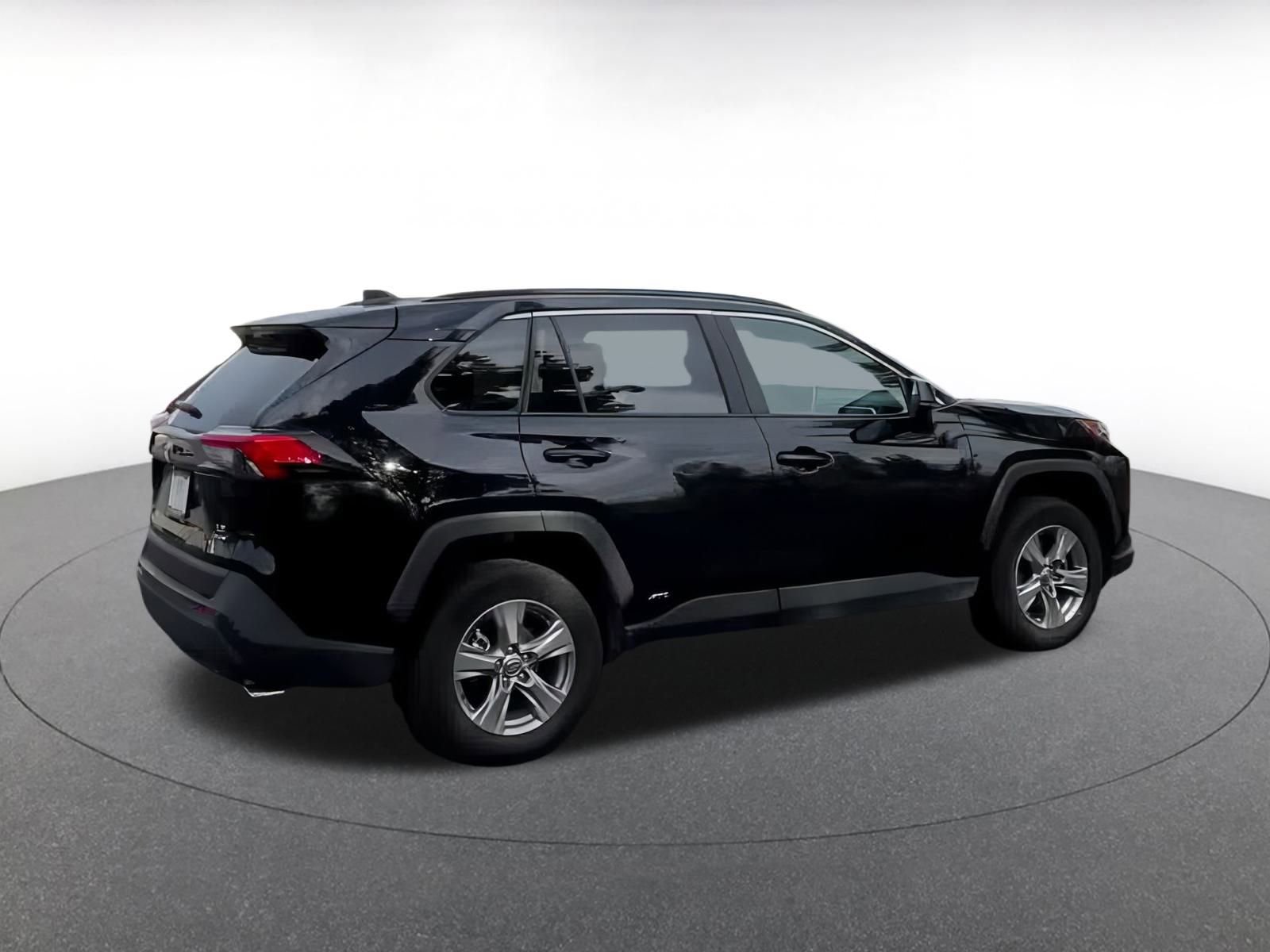 Thumbnail: 2025 Toyota RAV4 - 14