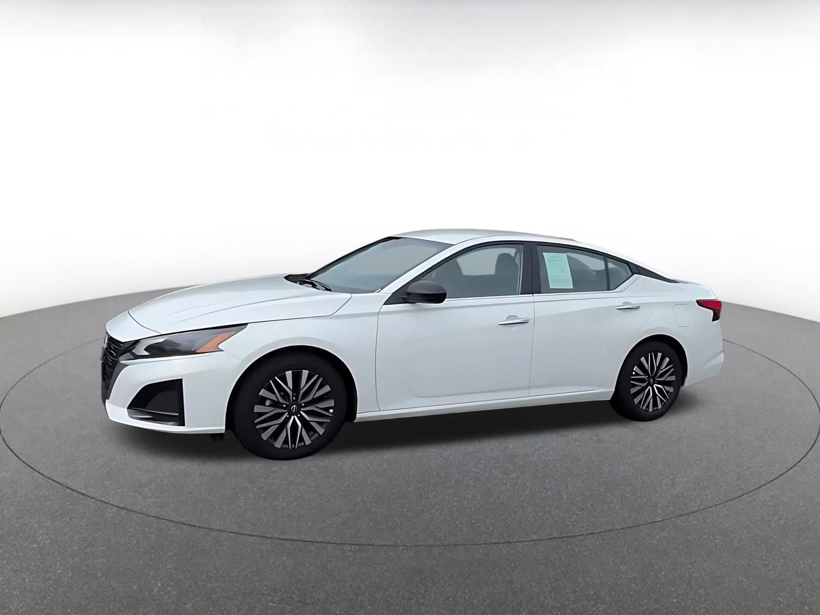 Thumbnail: 2025 Nissan Altima - 9