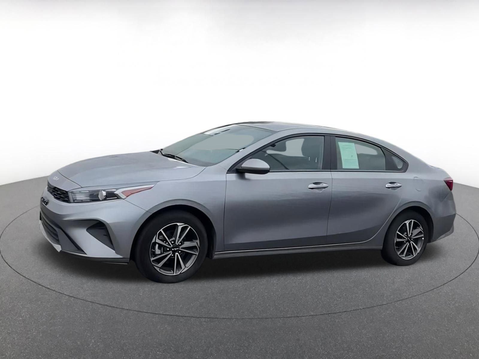 Thumbnail: 2024 Kia Forte - 8