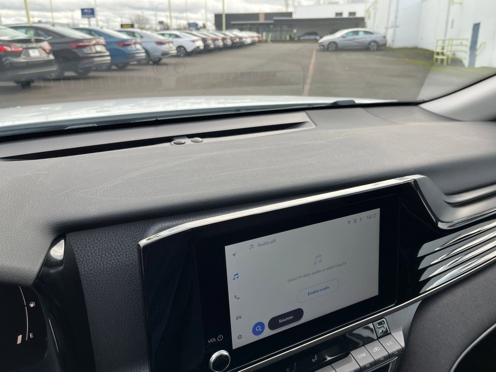 Thumbnail: 2025 Toyota Camry - 18