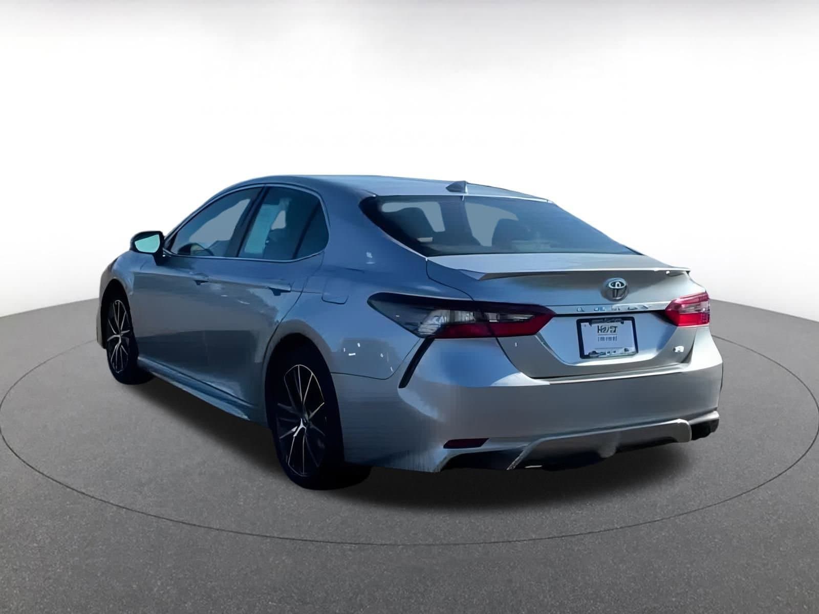 Thumbnail: 2023 Toyota Camry - 15